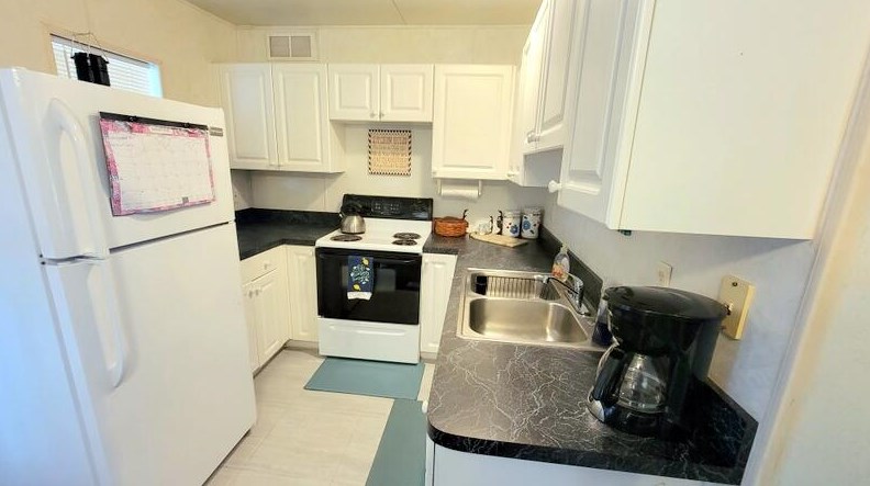 916 Spruce St, Sebastian FL  32976-7324 exterior