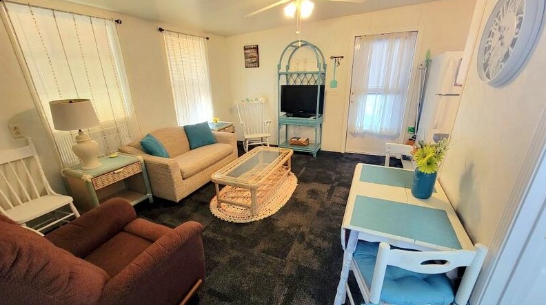 916 Spruce St, Sebastian FL  32976-7324 exterior