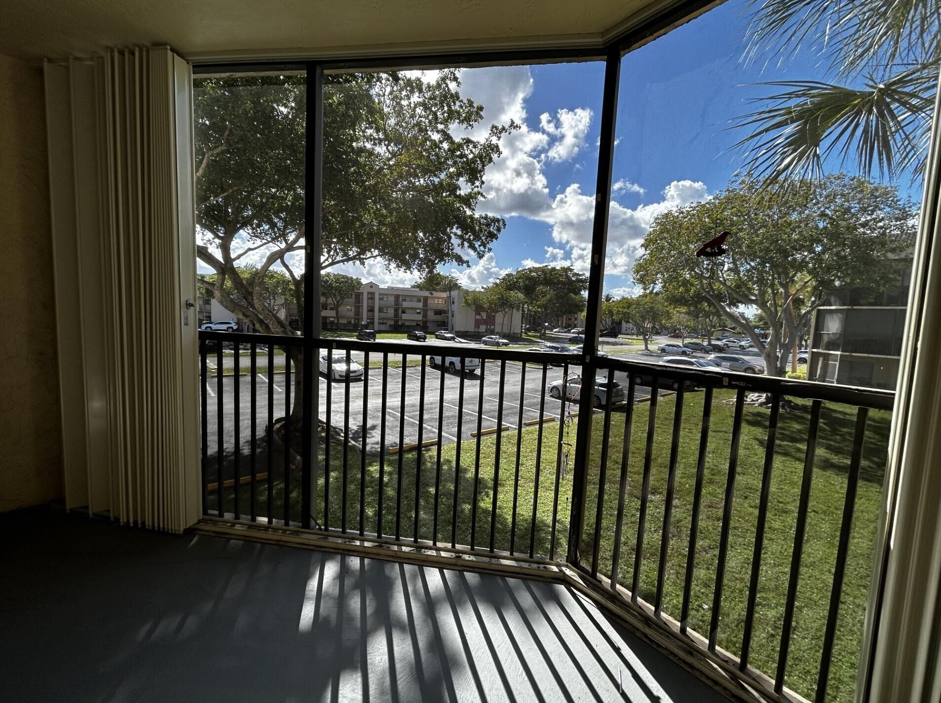 3252 Foxcroft Rd, Hollywood FL 33025-4191 exterior