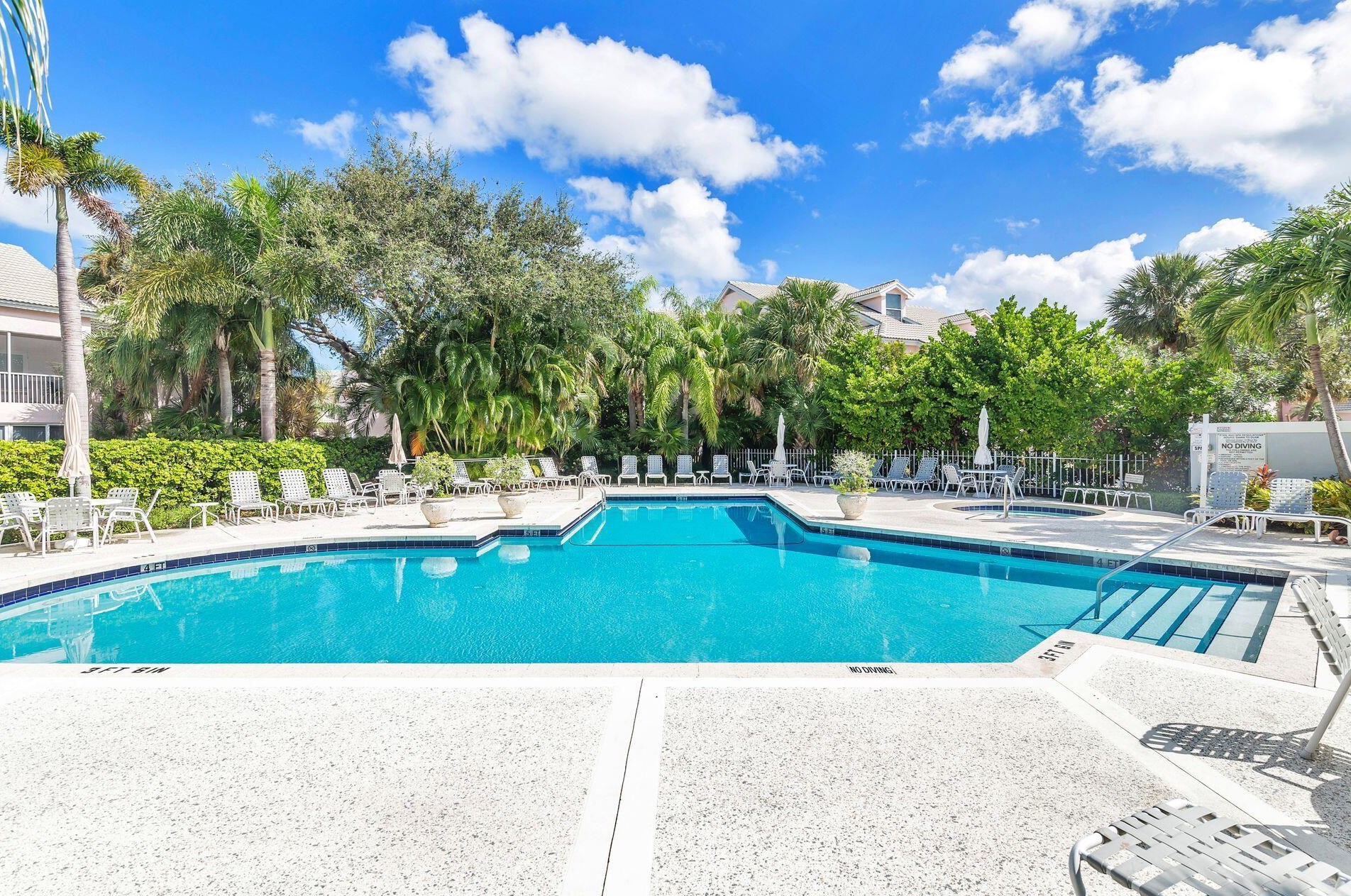 2905 Fairway Dr, Jupiter FL  33477-9521 exterior