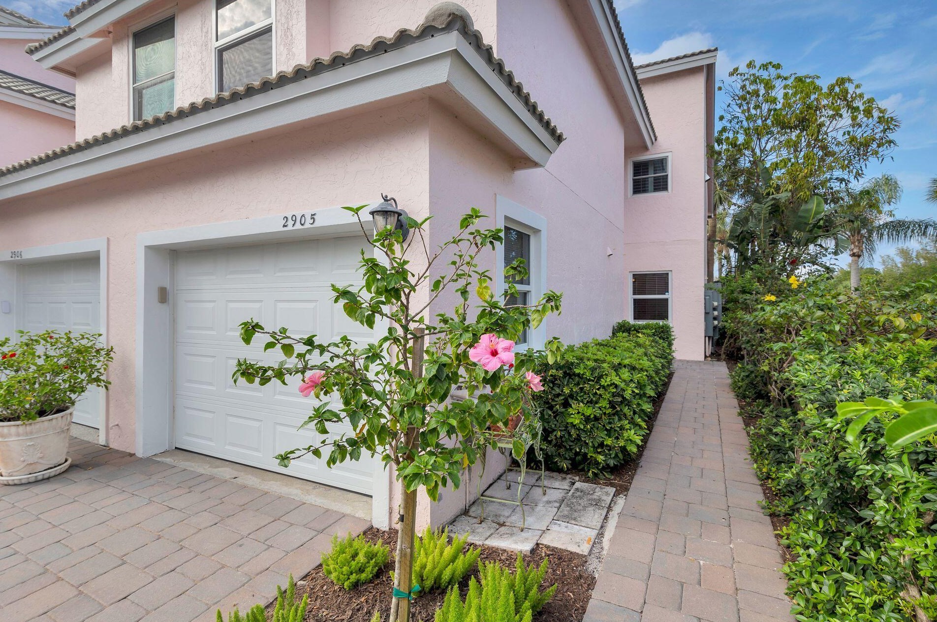 2905 Fairway Dr, Jupiter FL  33477-9521 exterior