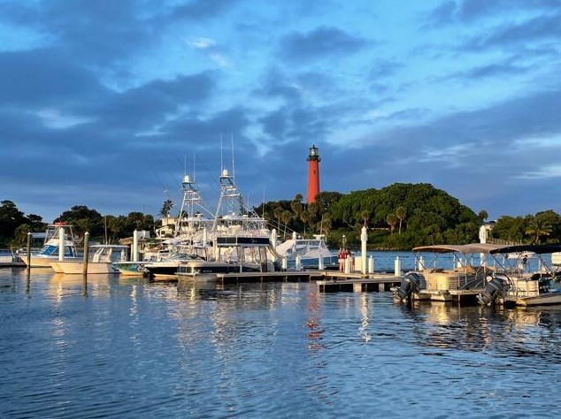 2905 Fairway Dr, Jupiter FL  33477-9521 exterior