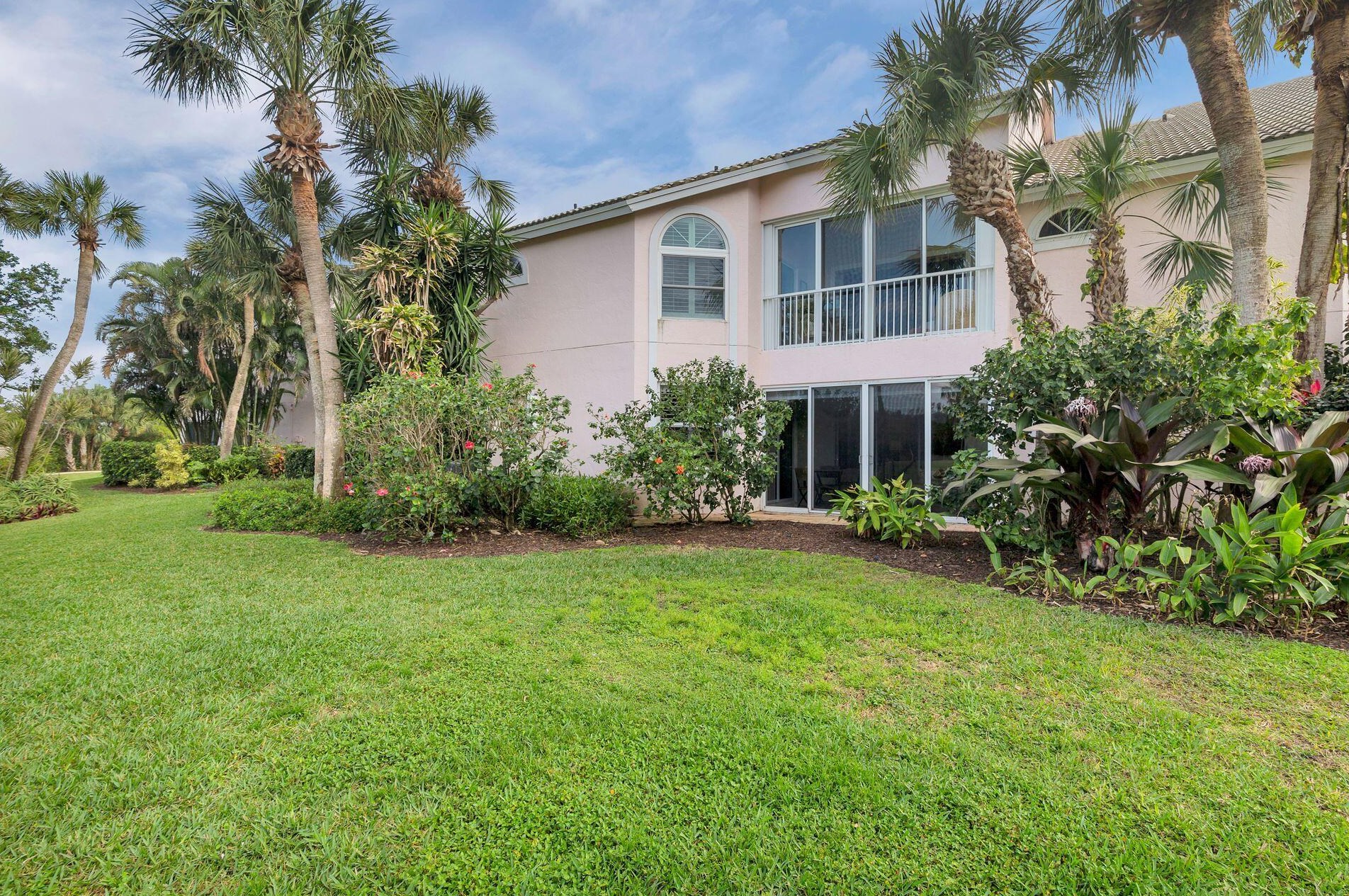 2905 Fairway Dr, Jupiter FL  33477-9521 exterior