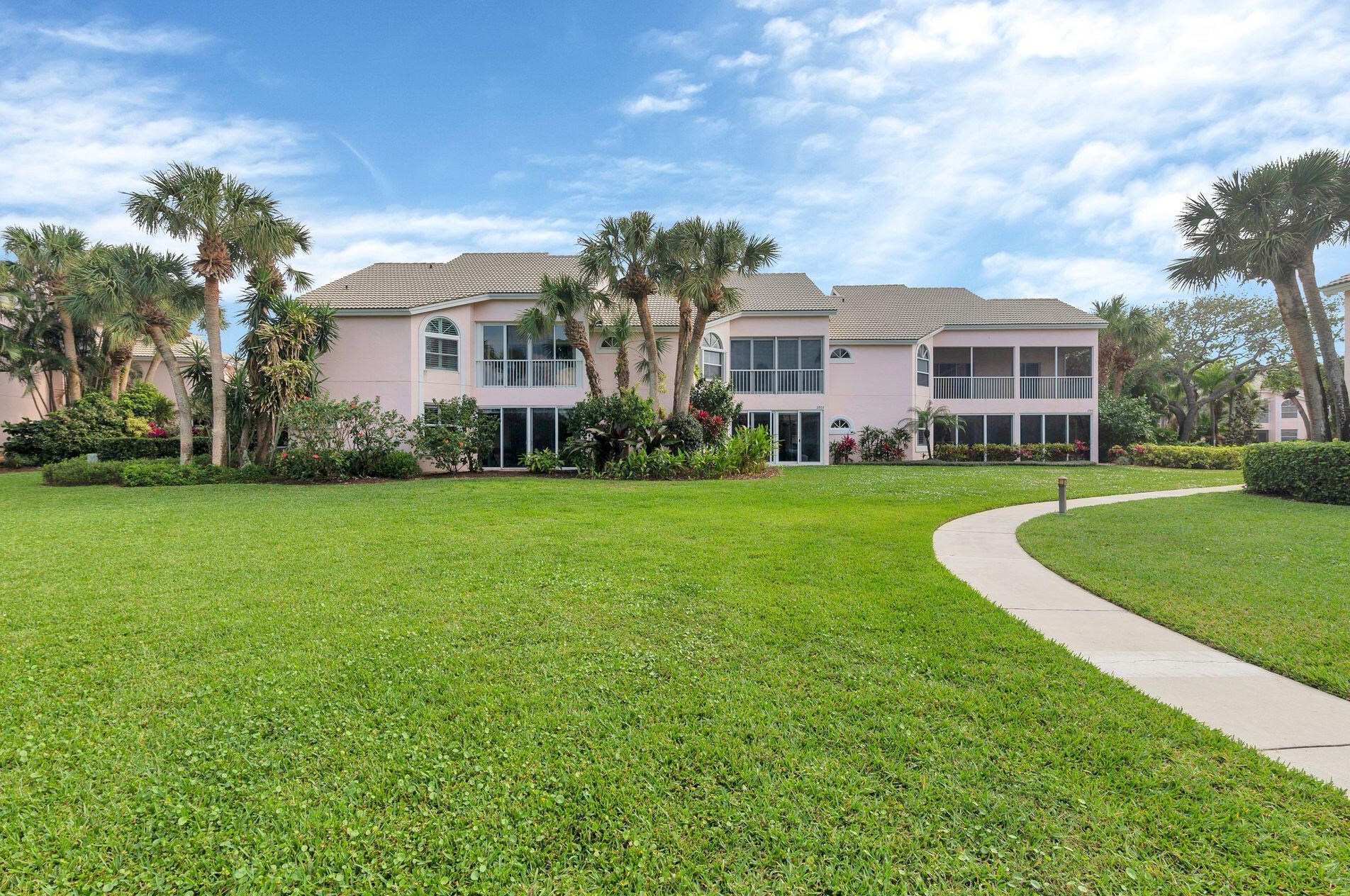 2905 Fairway Dr, Jupiter FL  33477-9521 exterior