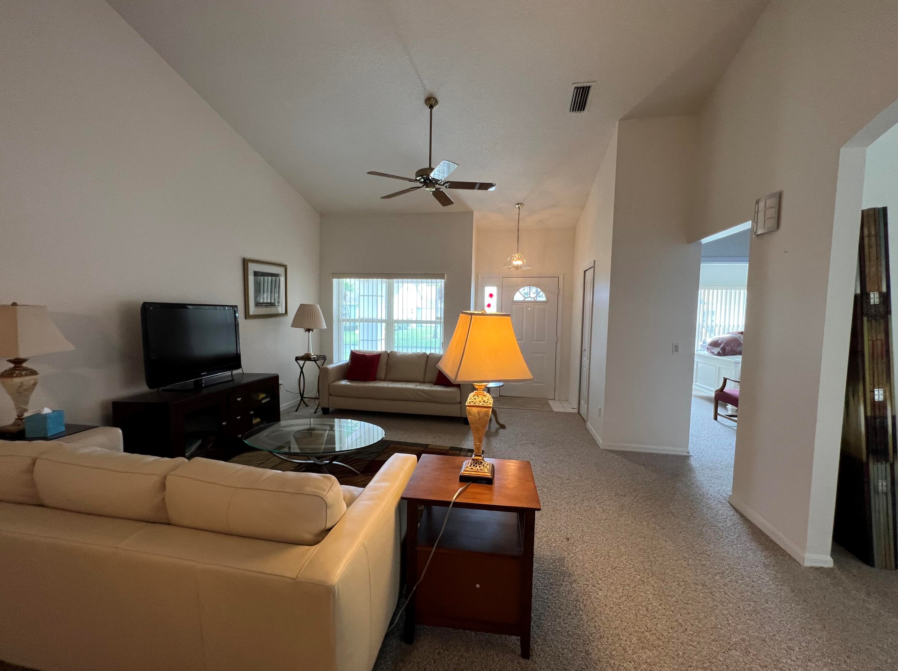 463 Casanova Cir, Fort Pierce FL  34986-1713 exterior