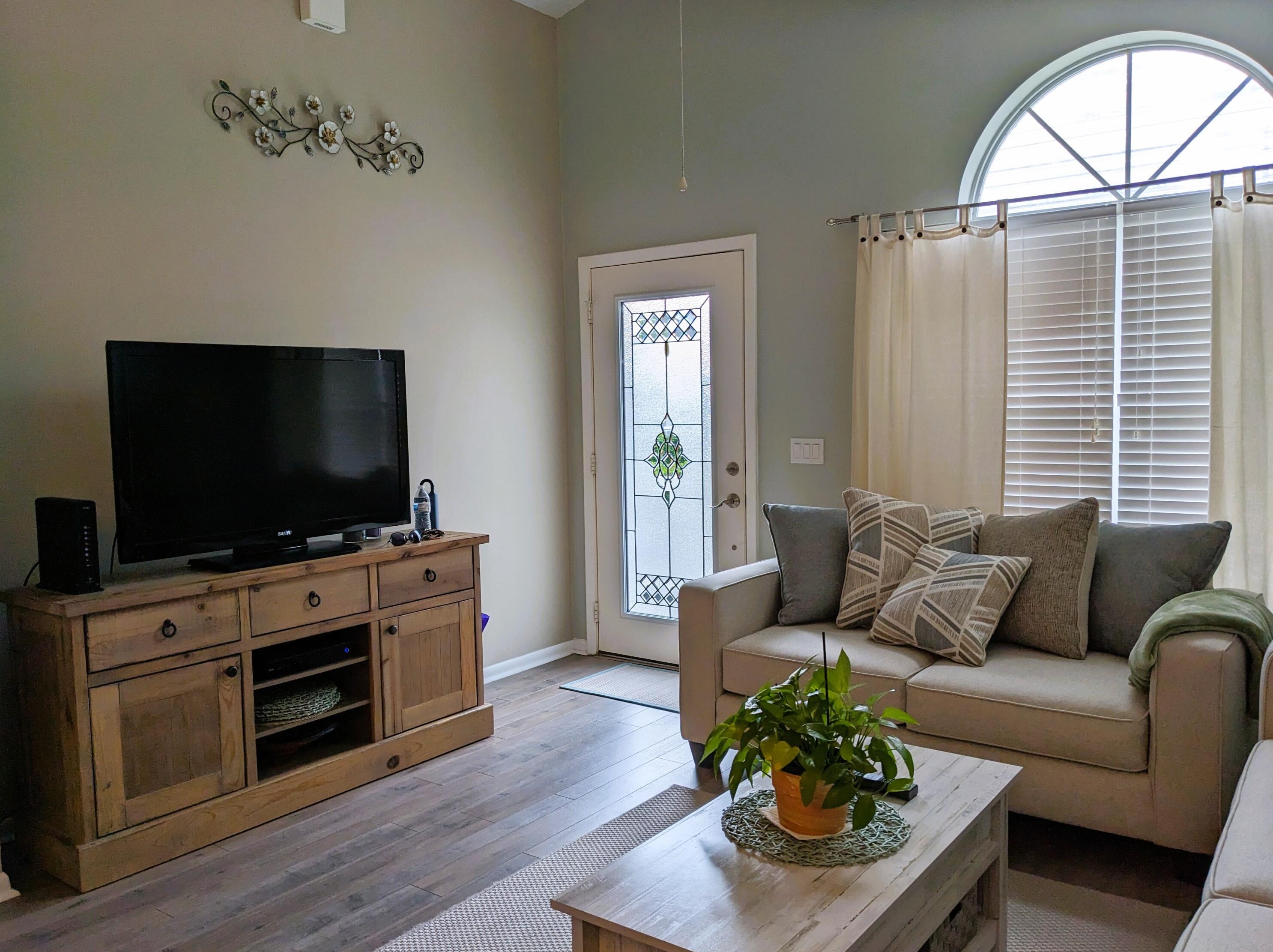 1200 Lombardy Dr, Fort Pierce FL  34986-2185 exterior