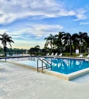 128 Sherwood Cir, Jupiter FL  33458-8507 exterior