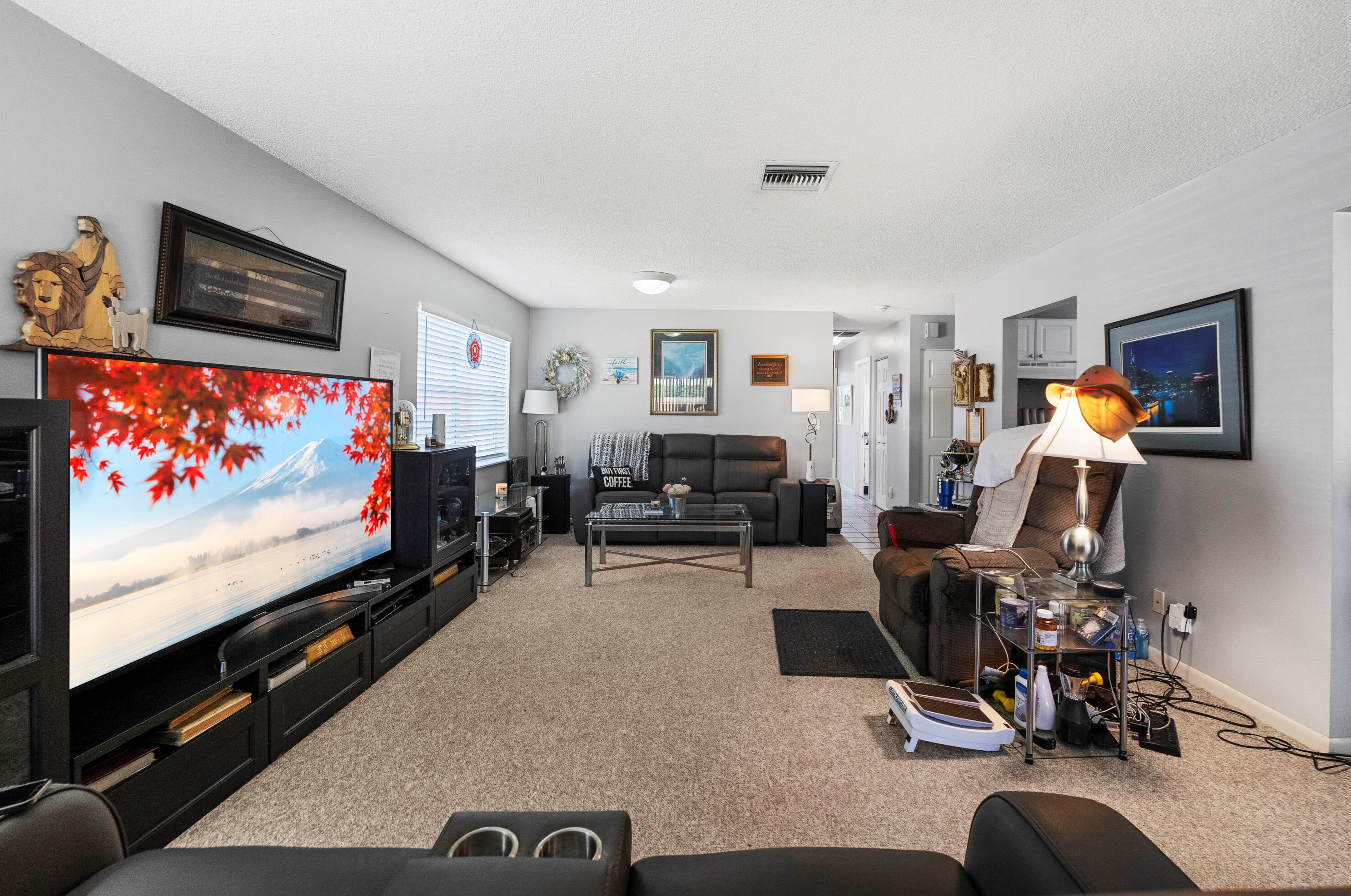 6107 Rainbow Cir, Lake Worth FL  33463-3606 exterior