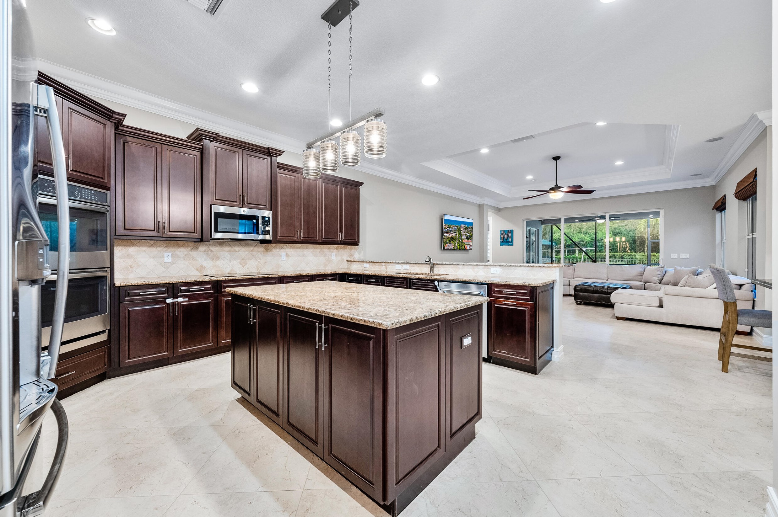 7906 Arbor Crst Way, West Palm Beach FL  33412-2467 exterior
