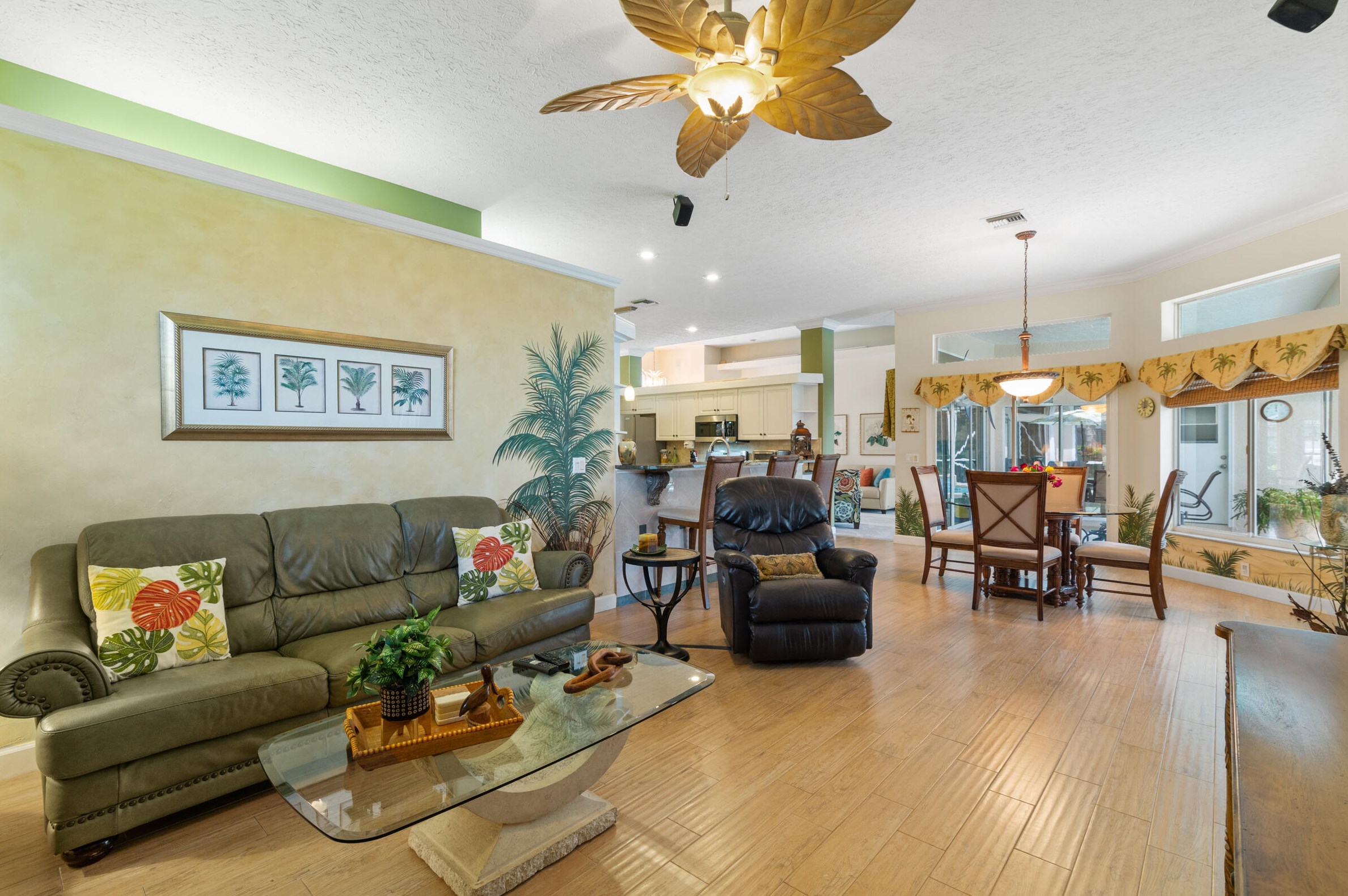 420 Crabapple Cv, Fort Pierce FL  34986-2327 exterior