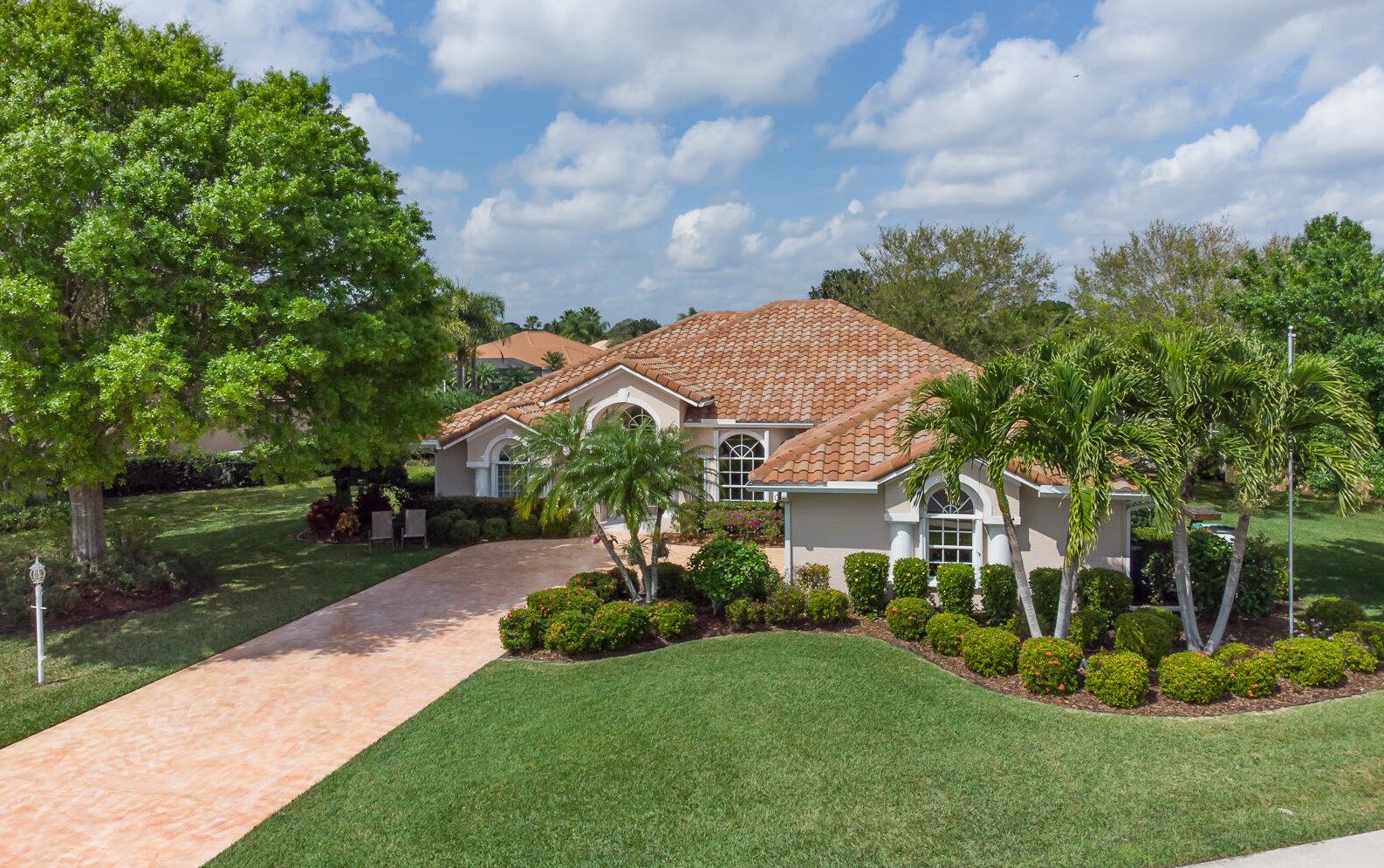 420 Crabapple Cv, Fort Pierce FL  34986-2327 exterior