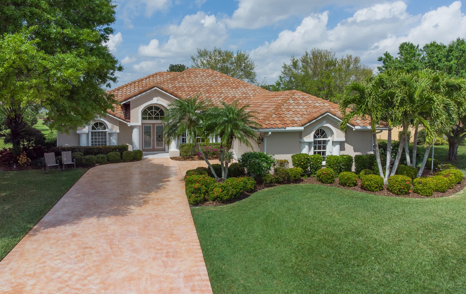 420 Crabapple Cv, Fort Pierce FL  34986-2327 exterior