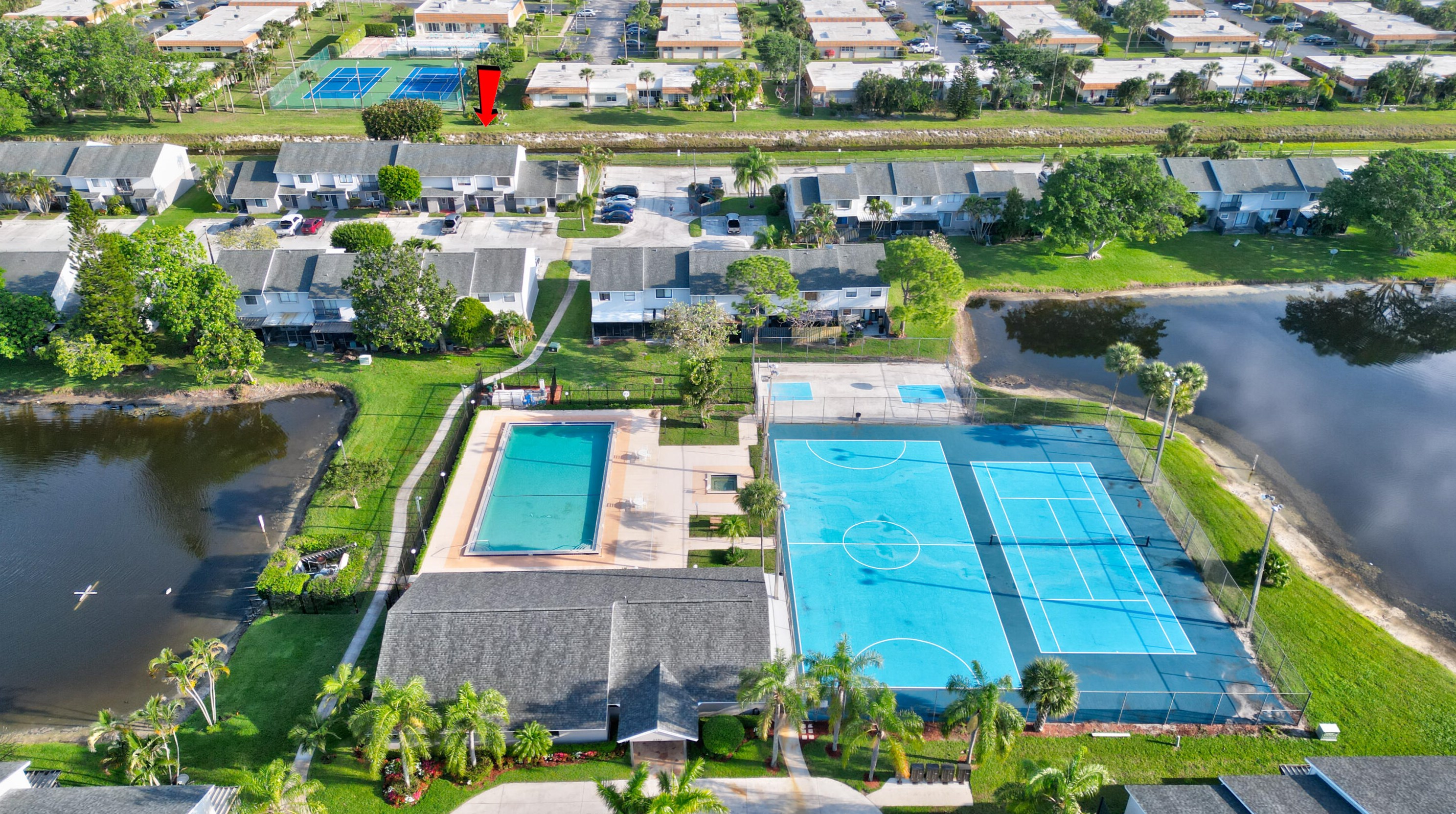 4702 Pier Dr, Lake Worth FL  33463-2640 exterior