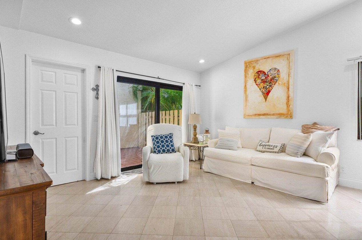 22346 Pineapple Walk Dr, Boca Raton FL  33433-5523 exterior