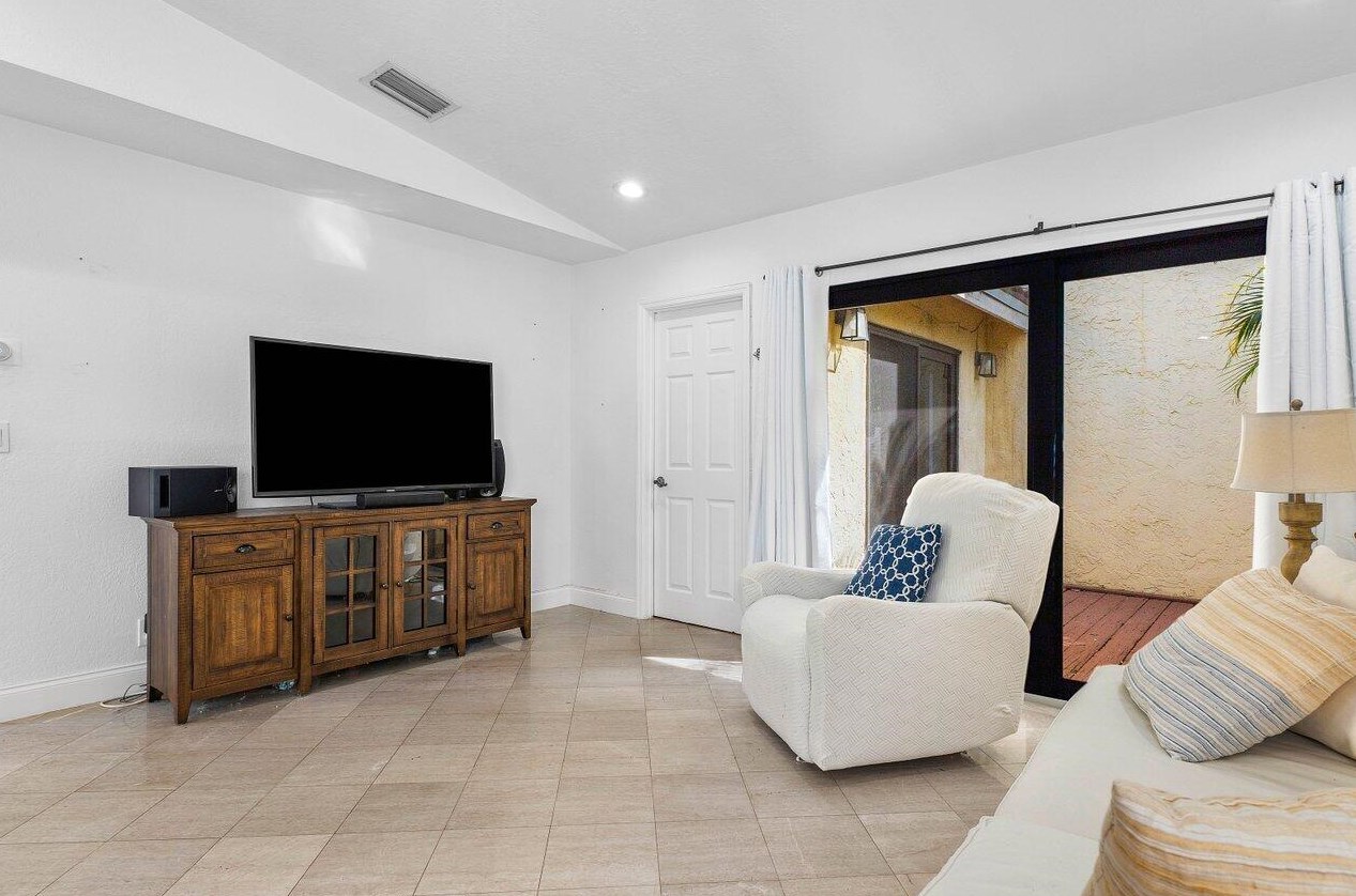 22346 Pineapple Walk Dr, Boca Raton FL  33433-5523 exterior