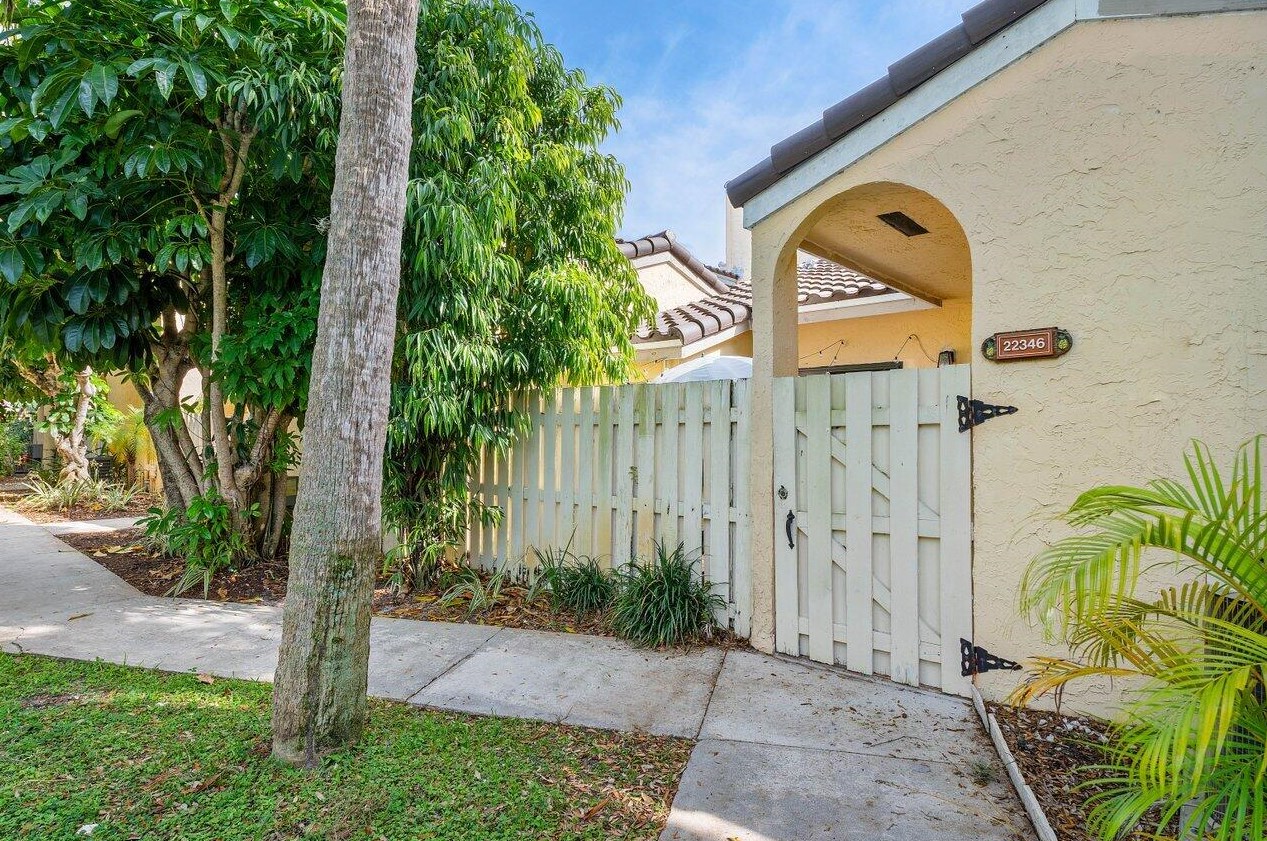 22346 Pineapple Walk Dr, Boca Raton FL  33433-5523 exterior