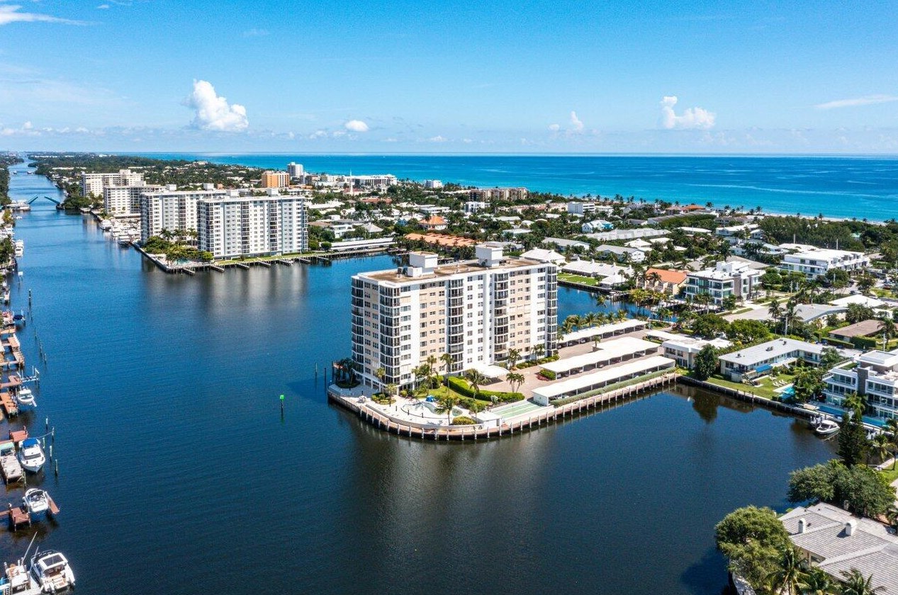 400 Seasage Dr, Delray Beach FL  33483-6733 exterior