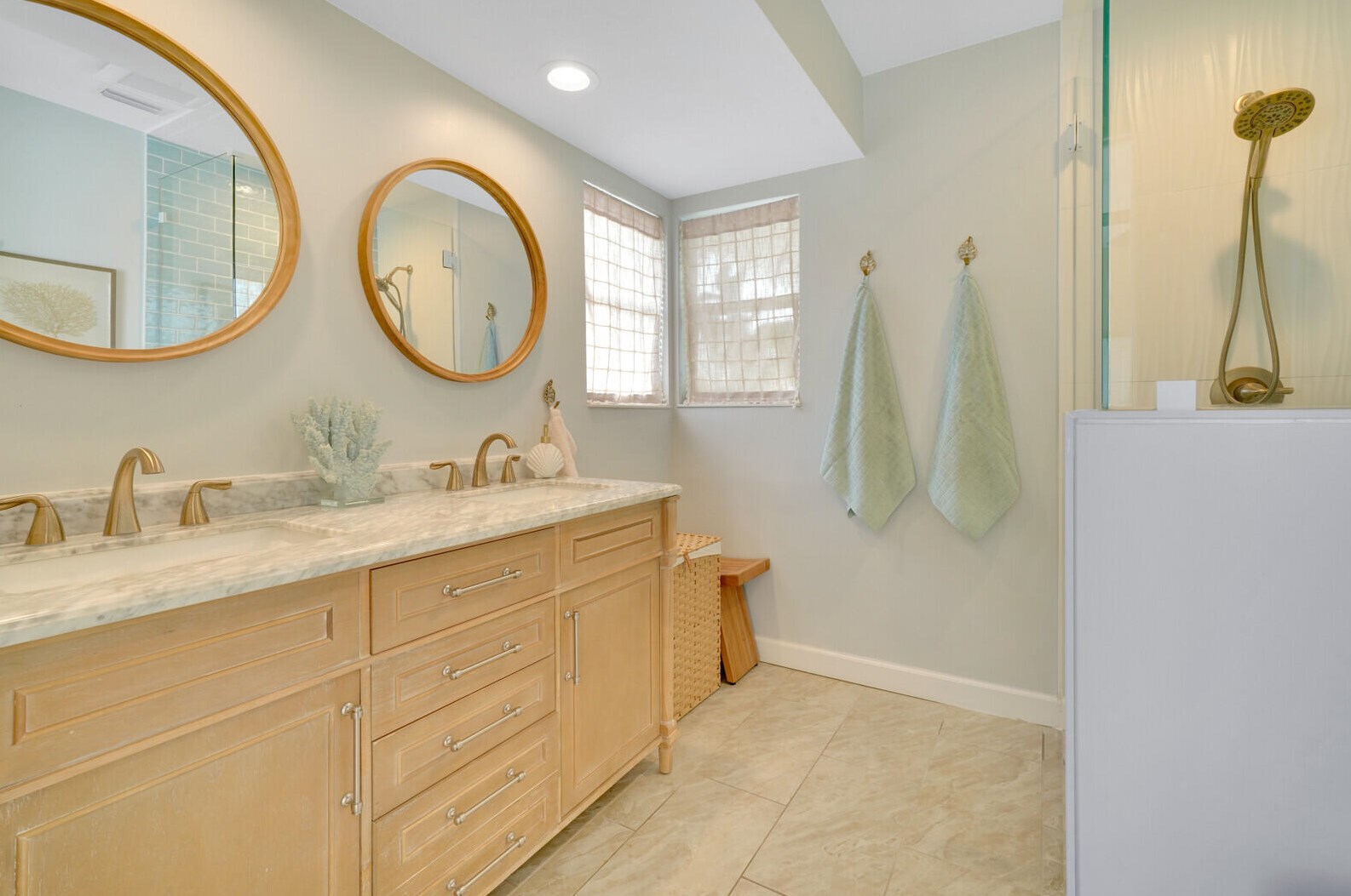 1964 5th Ave, Vero Beach FL  32962-7303 exterior