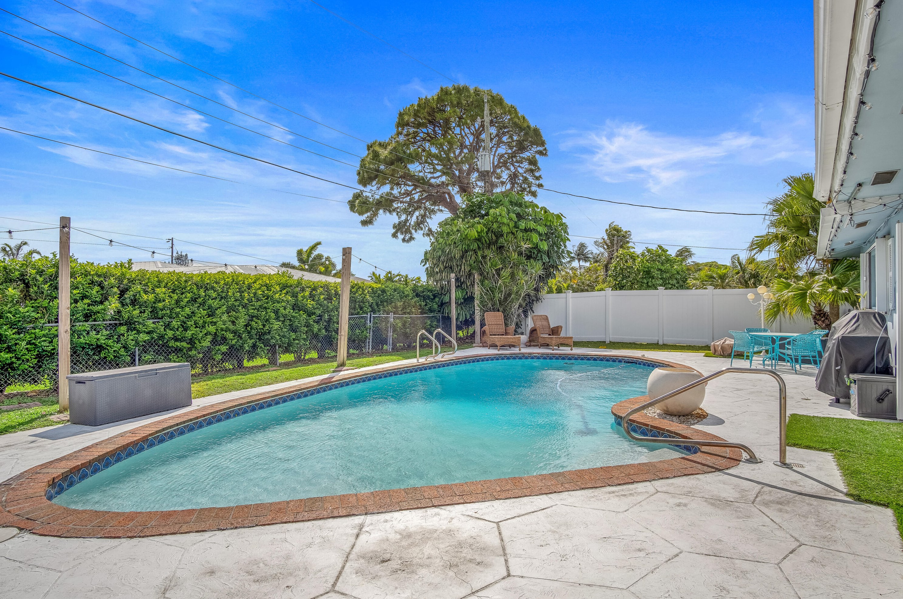 812 Chapel Hl Blvd, Boynton Beach FL 33435-8112 exterior