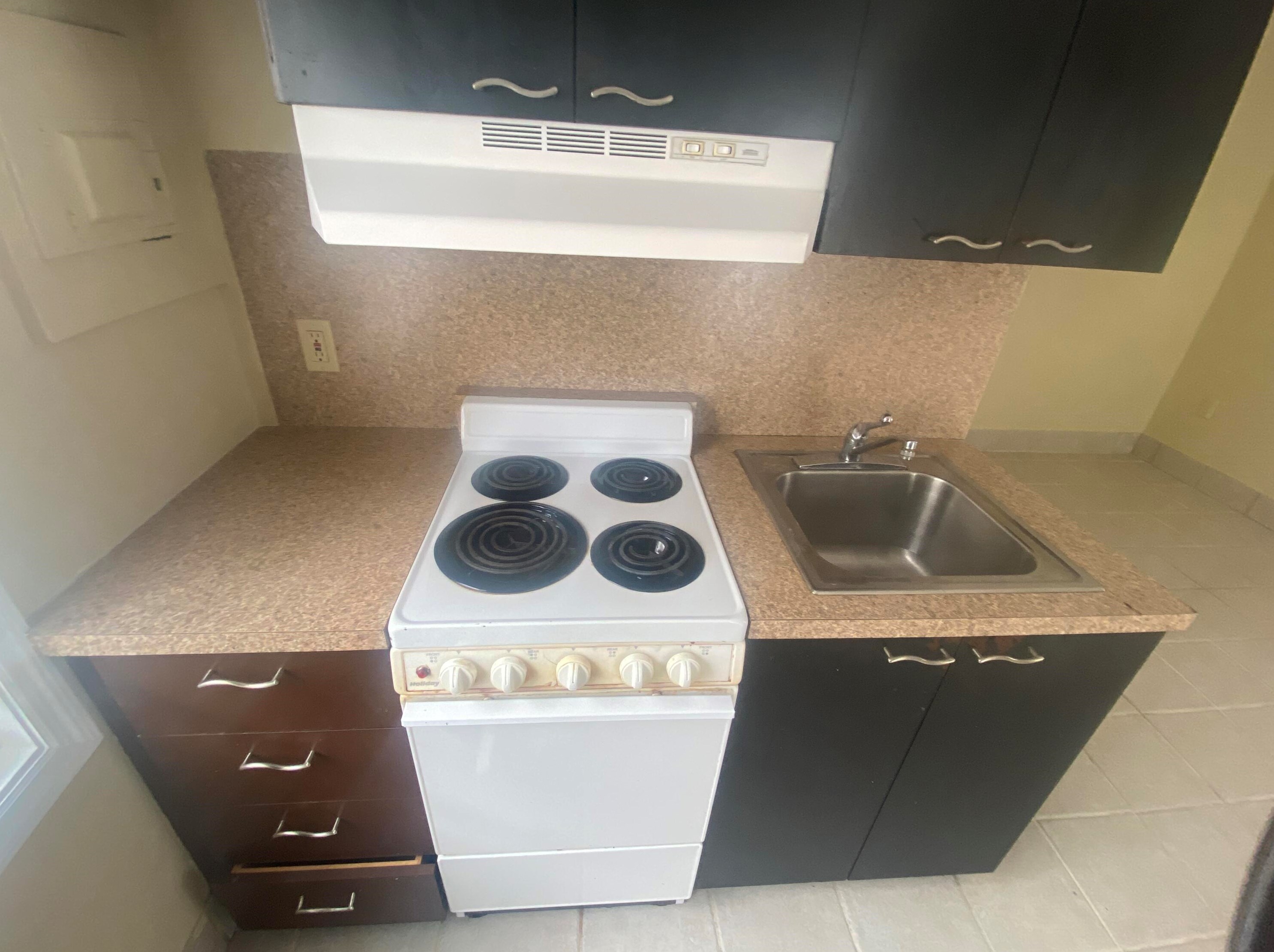 325 De Carie St, Delray Beach FL  33444-4305 exterior