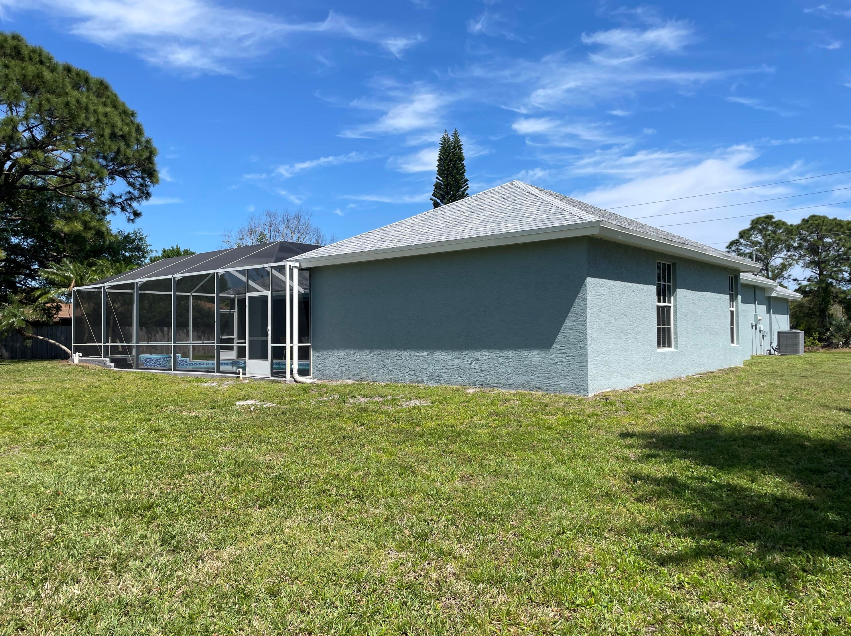 2862 Bakersfield St, Fort Pierce FL  34952-5841 exterior