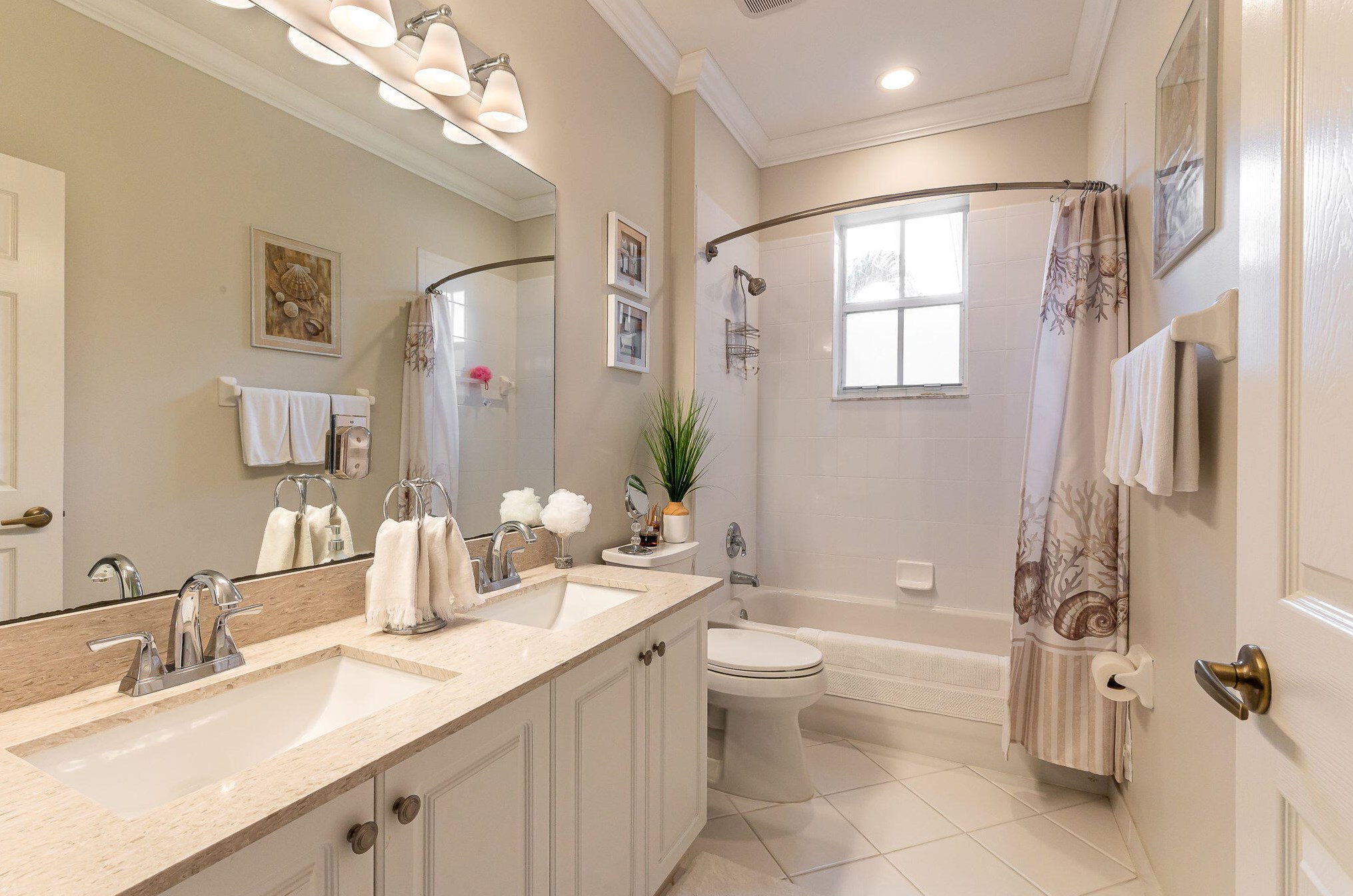 9042 Sedgewood Dr, Lake Worth FL  33467-6990 exterior