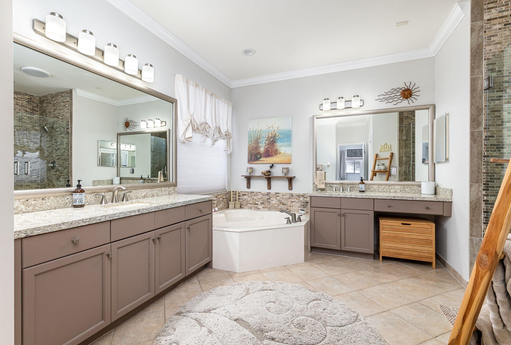 9042 Sedgewood Dr, Lake Worth FL  33467-6990 exterior