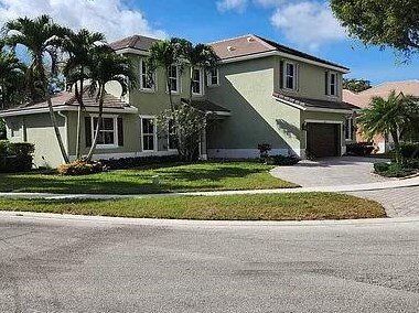 9042 Sedgewood Dr, Lake Worth FL  33467-6990 exterior