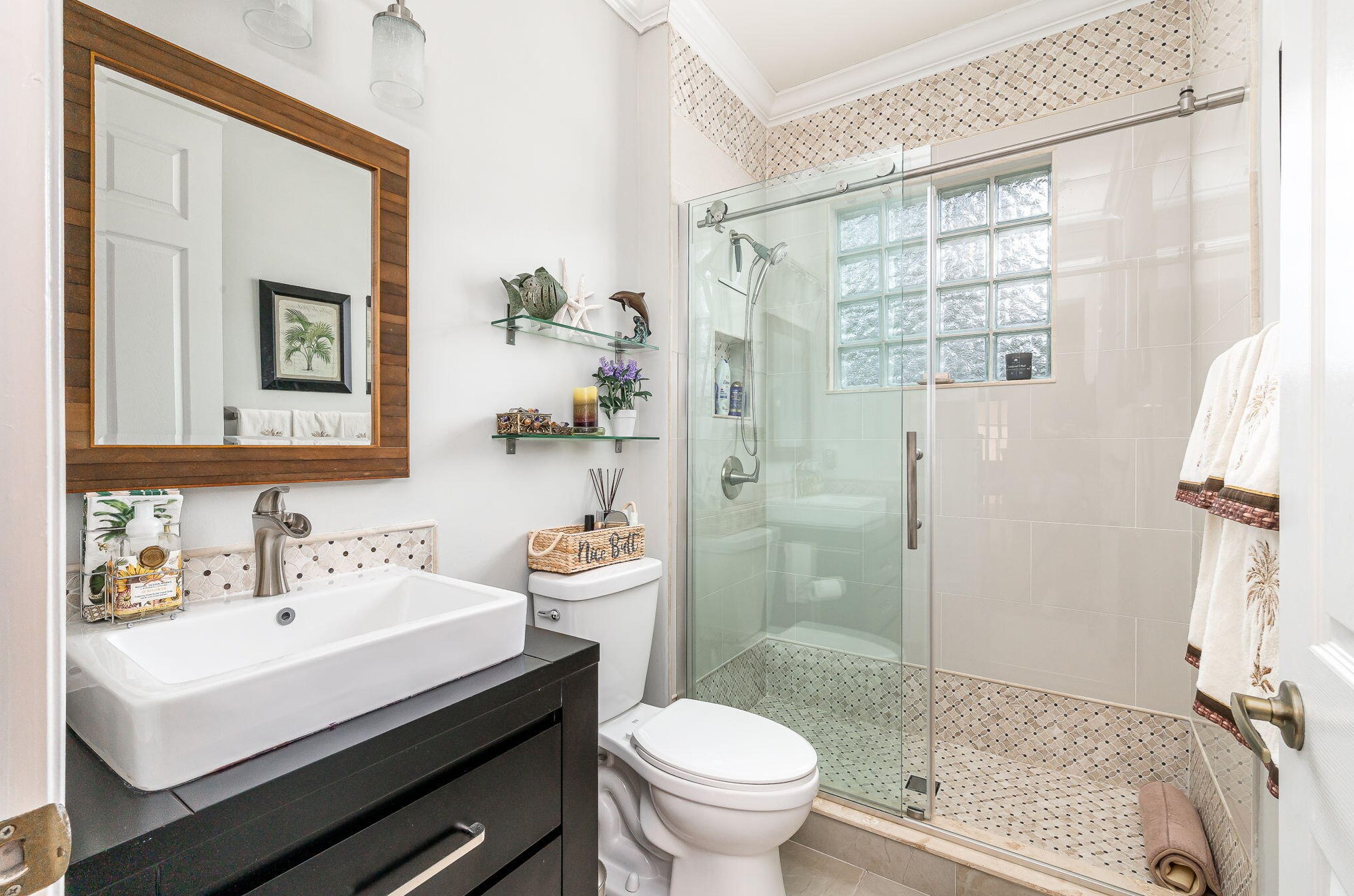 9042 Sedgewood Dr, Lake Worth FL  33467-6990 exterior