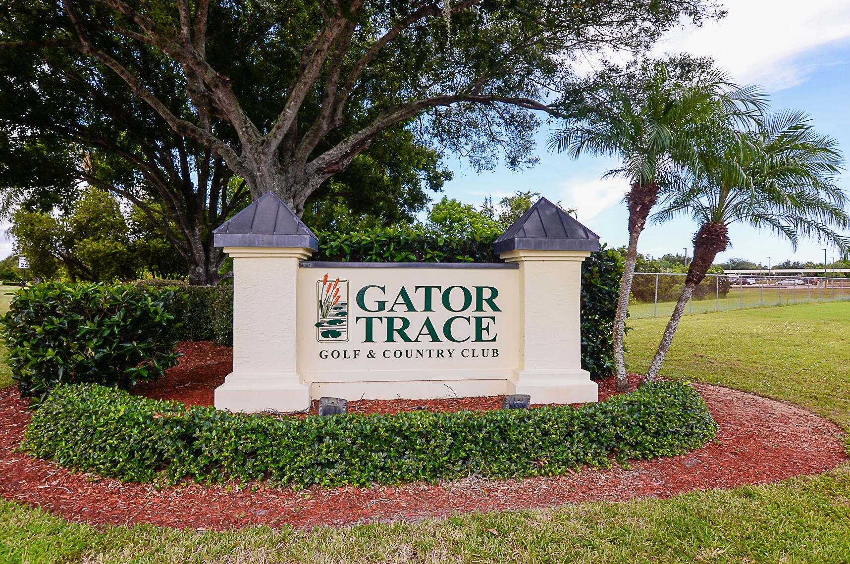 4170 Gator Trace Villas Cir, Fort Pierce FL  34982-6818 exterior