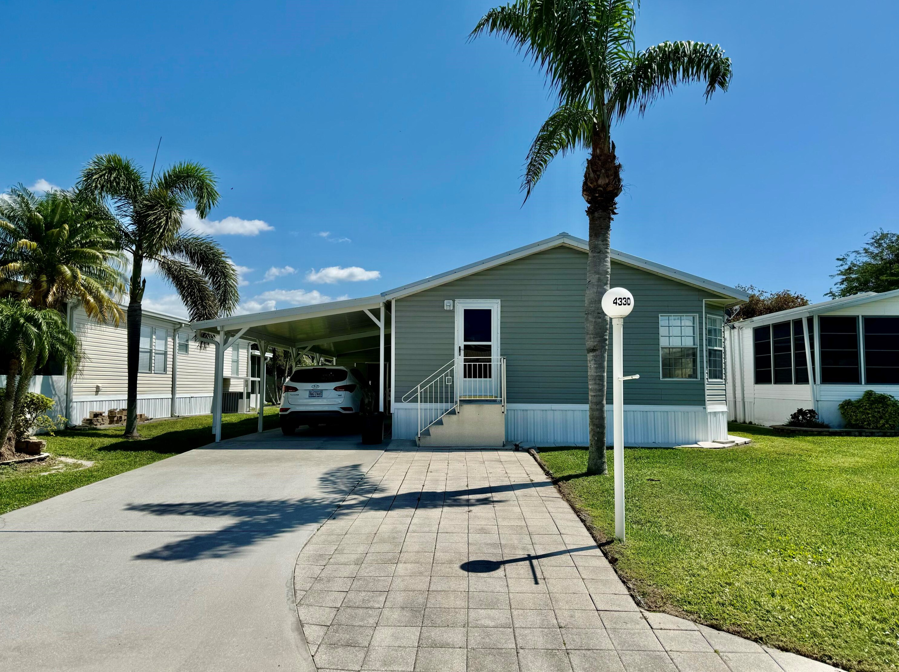 4330 13 Ave, Okeechobee FL 34974-7609 exterior