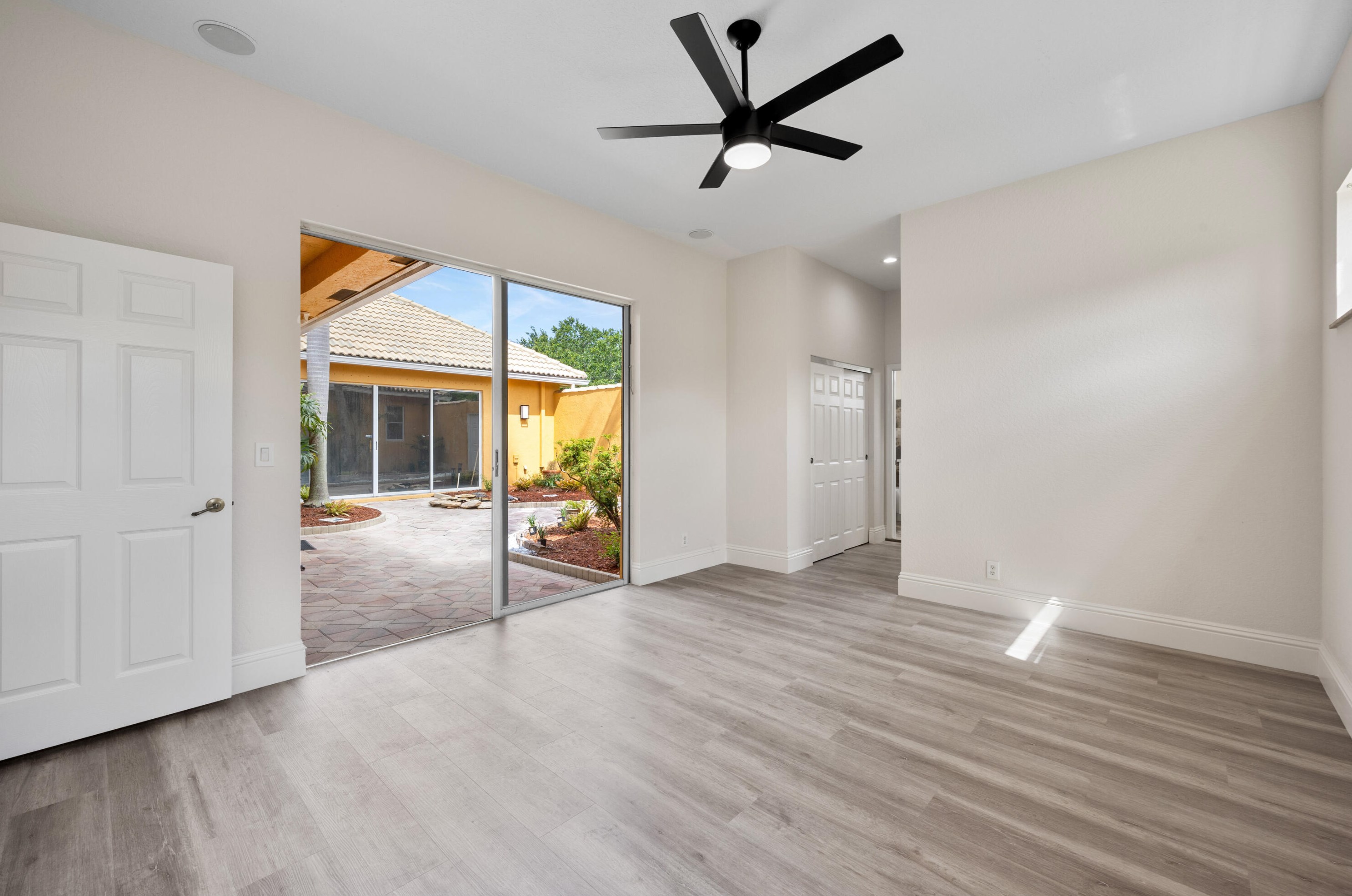 9924 Boynton Gardens Way, Boynton Beach FL 33437-5344 exterior