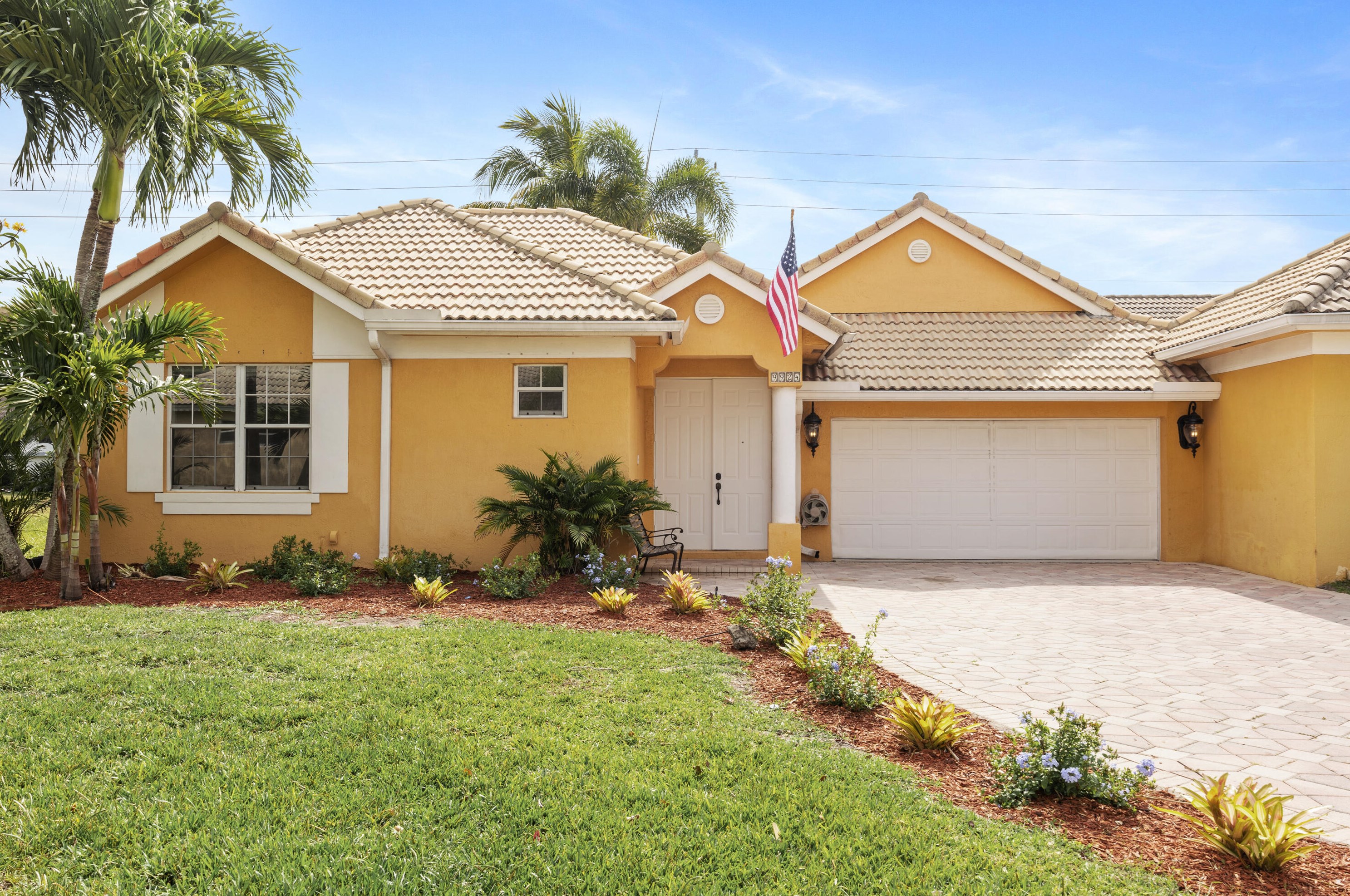 9924 Boynton Gardens Way, Boynton Beach FL 33437-5344 exterior