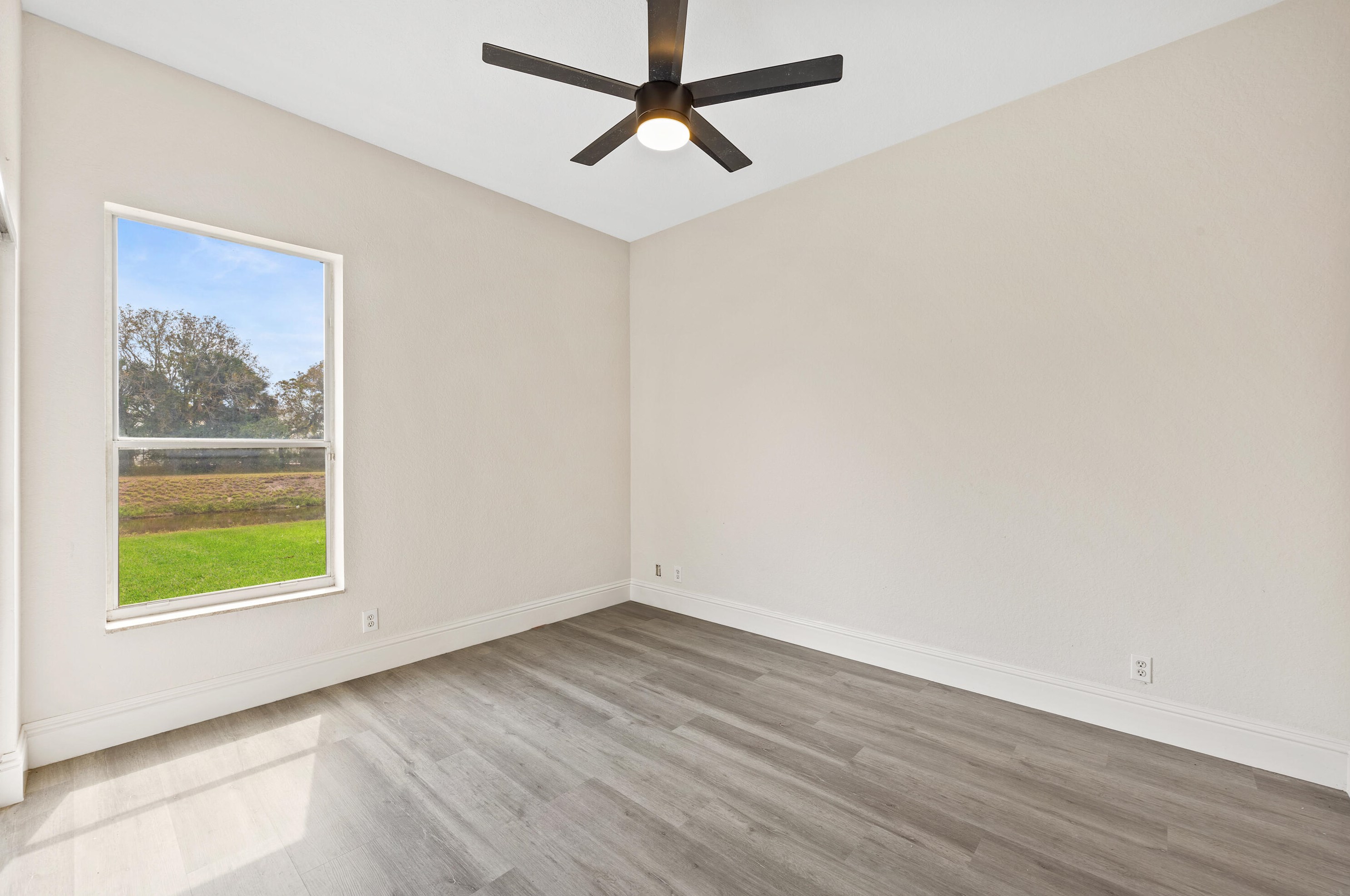 9924 Boynton Gardens Way, Boynton Beach FL 33437-5344 exterior