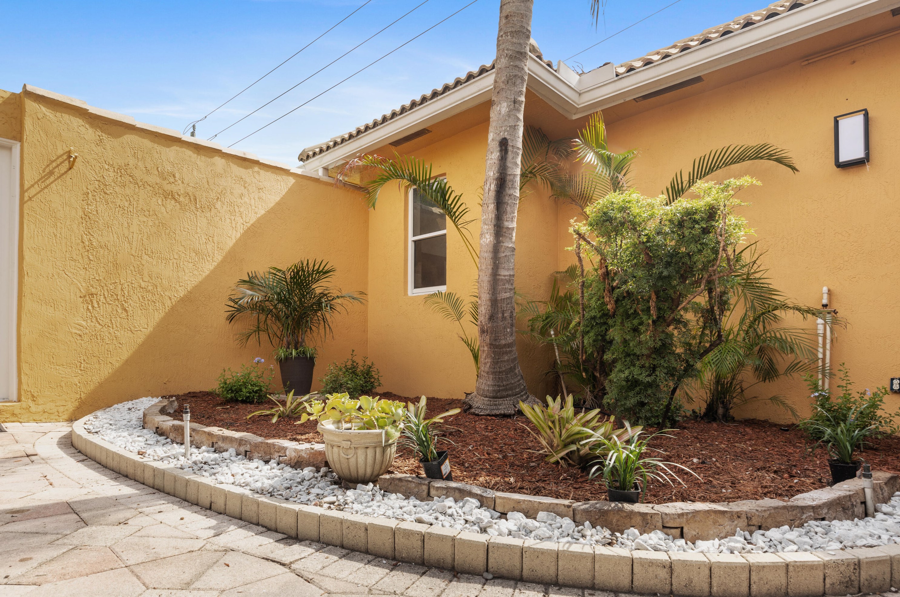 9924 Boynton Gardens Way, Boynton Beach FL 33437-5344 exterior