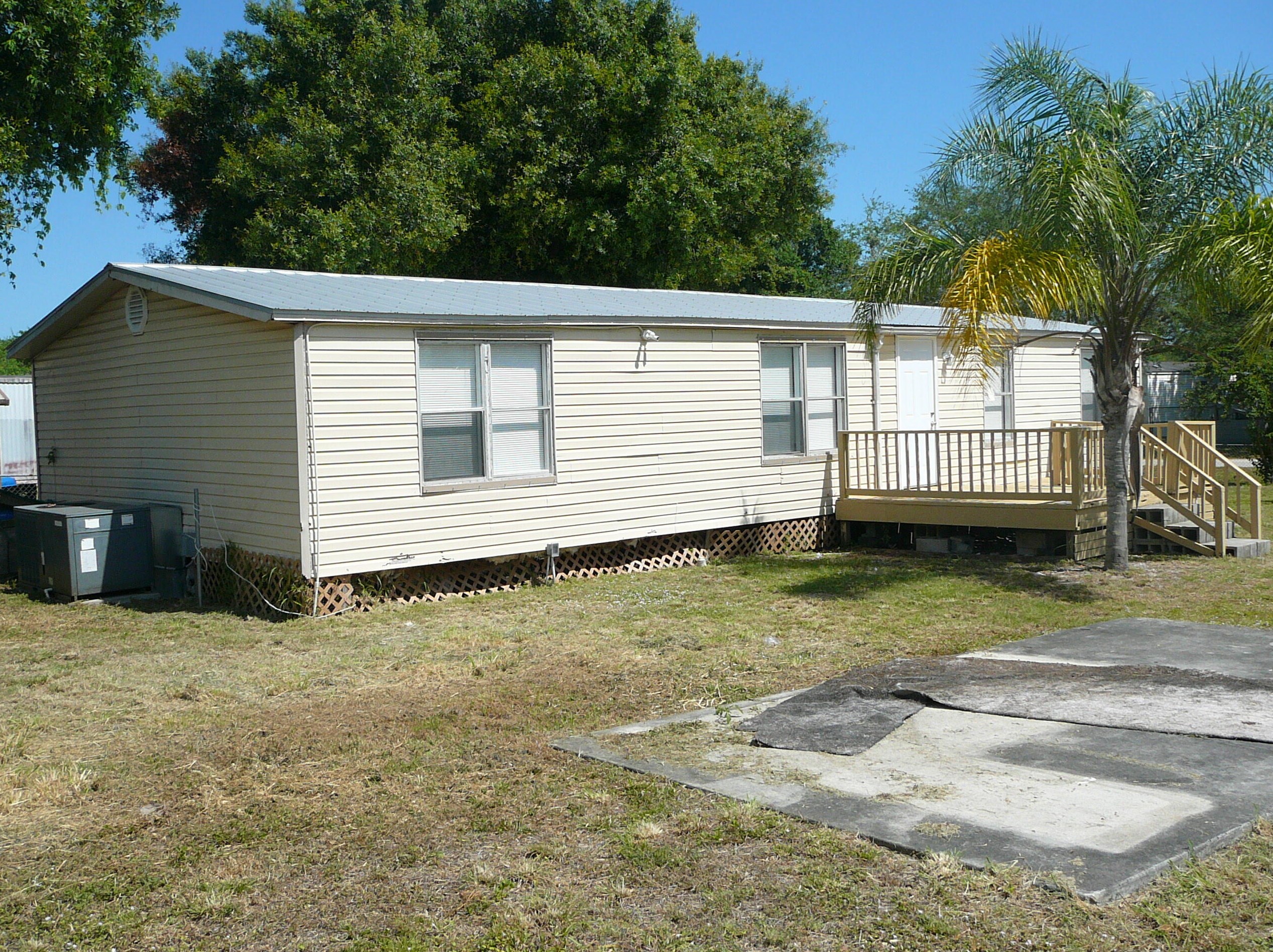 1113 Joy Ln, Fort Pierce FL  34945-2403 exterior