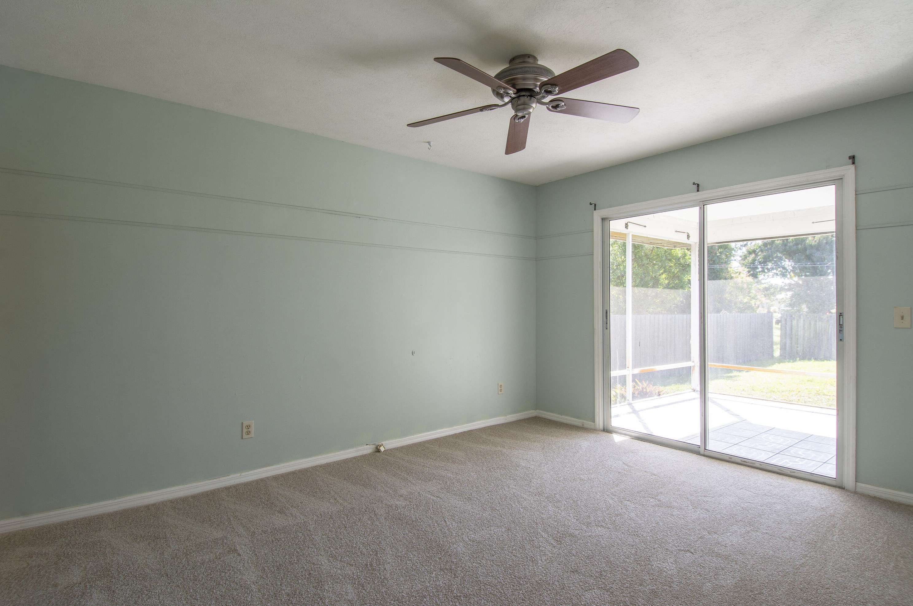 366 Strait Ave, Fort Pierce FL  34983-4547 exterior