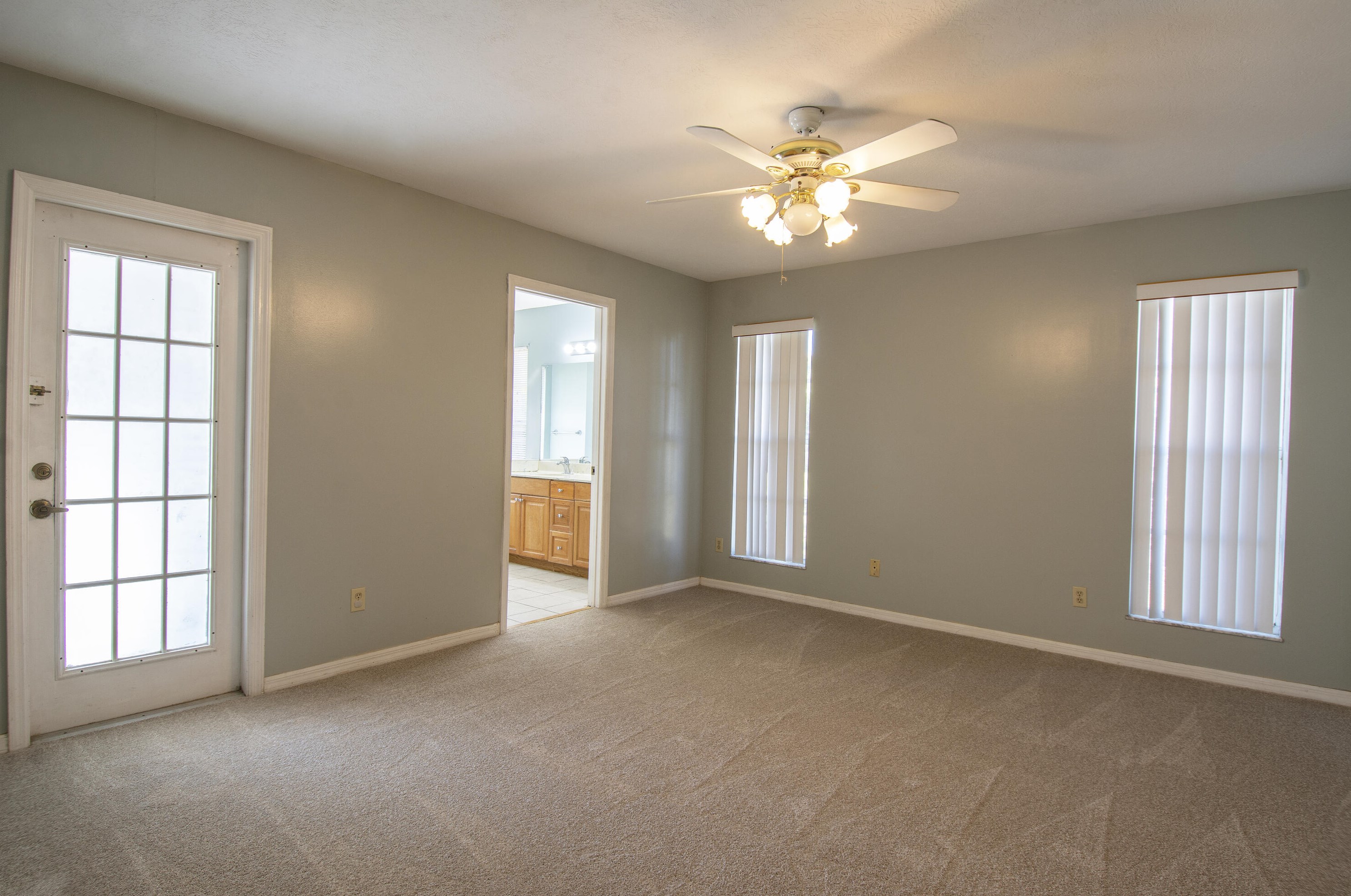 366 Strait Ave, Fort Pierce FL  34983-4547 exterior