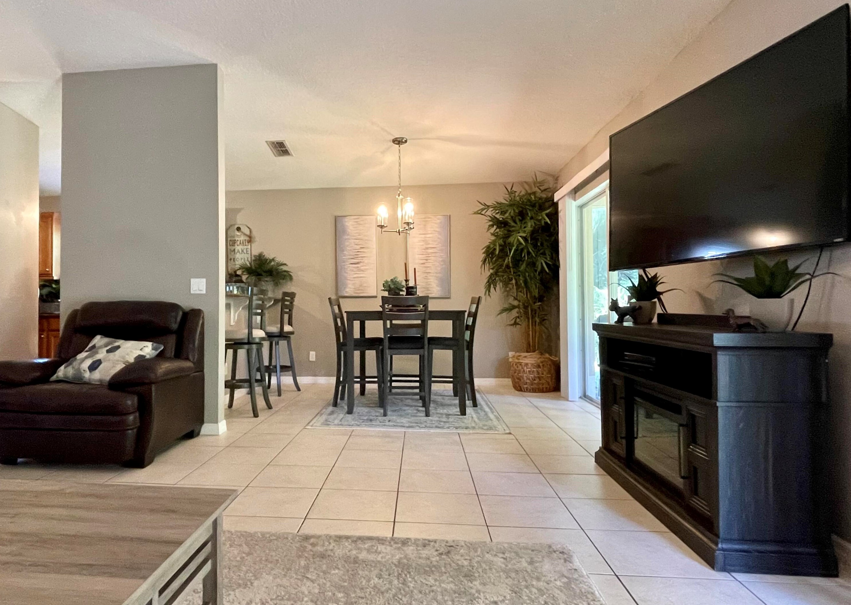 6404 Las Palmas Way, Fort Pierce FL  34952-9033 exterior