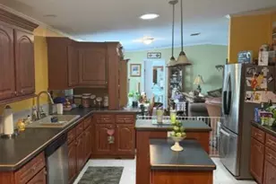 20 Madrid Ln, Port Saint Lucie, FL 34952 - Photo 5