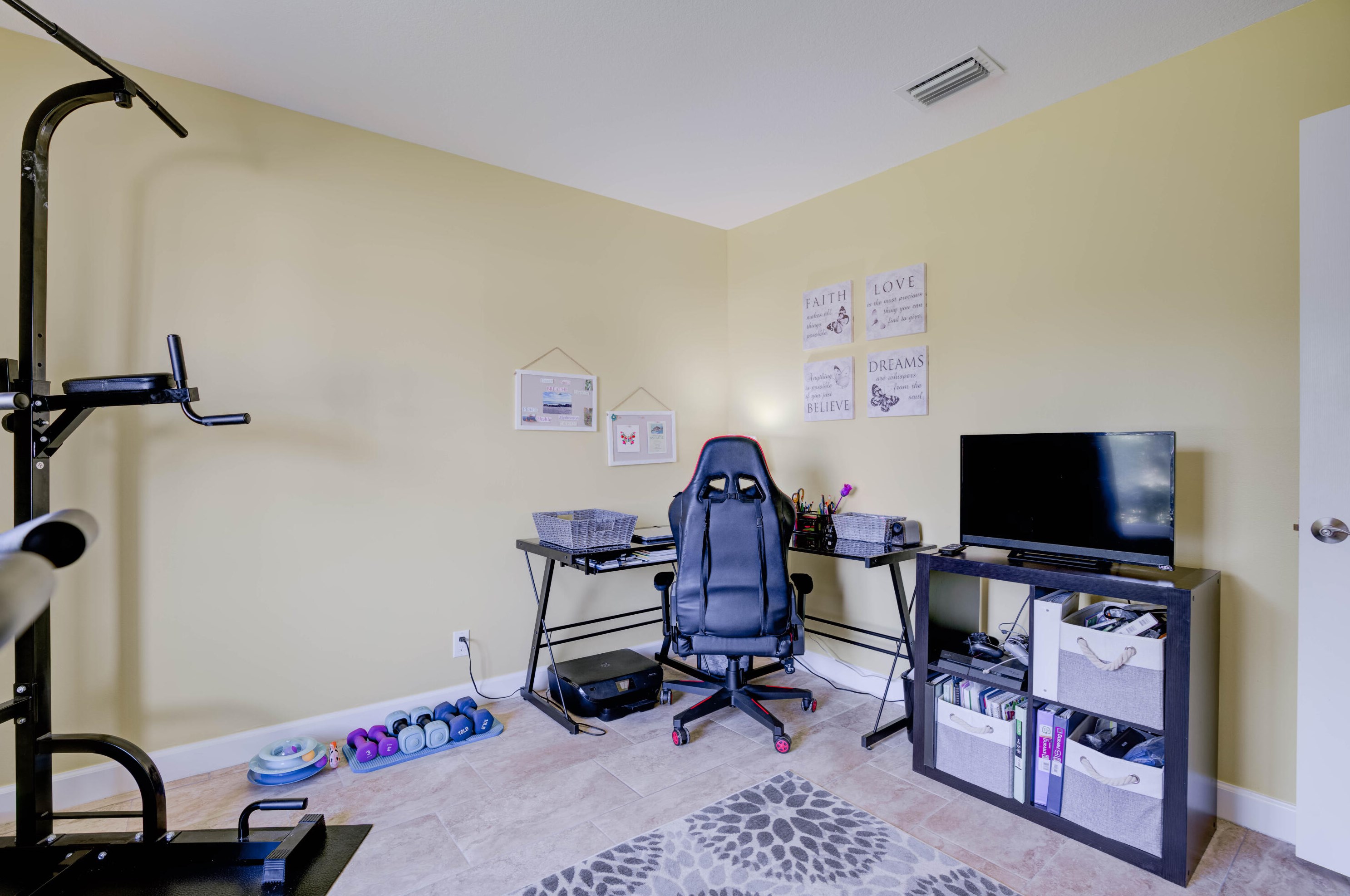 49 Chapel Ct, Jupiter FL 33469-2168 exterior