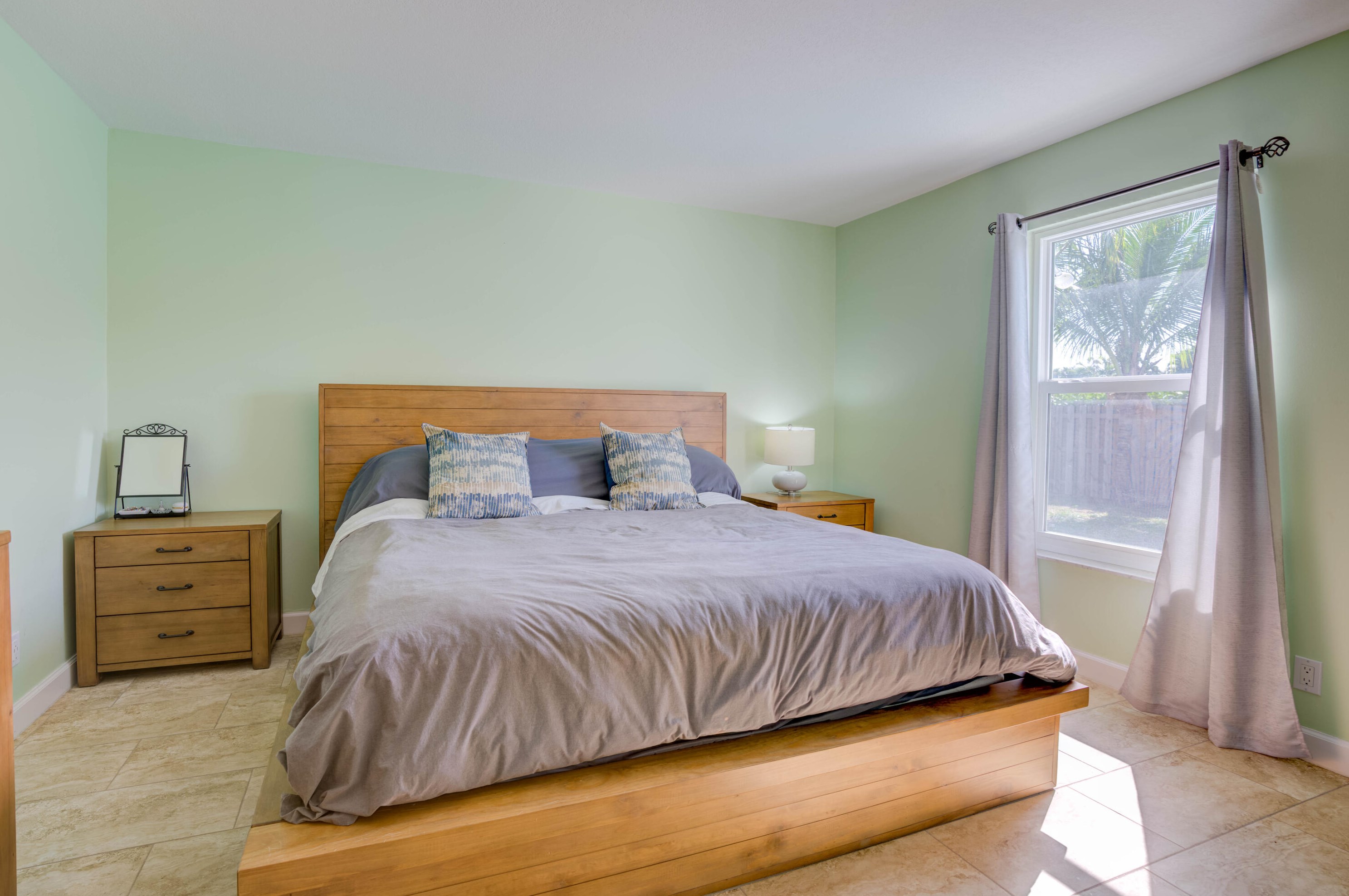 49 Chapel Ct, Jupiter FL 33469-2168 exterior