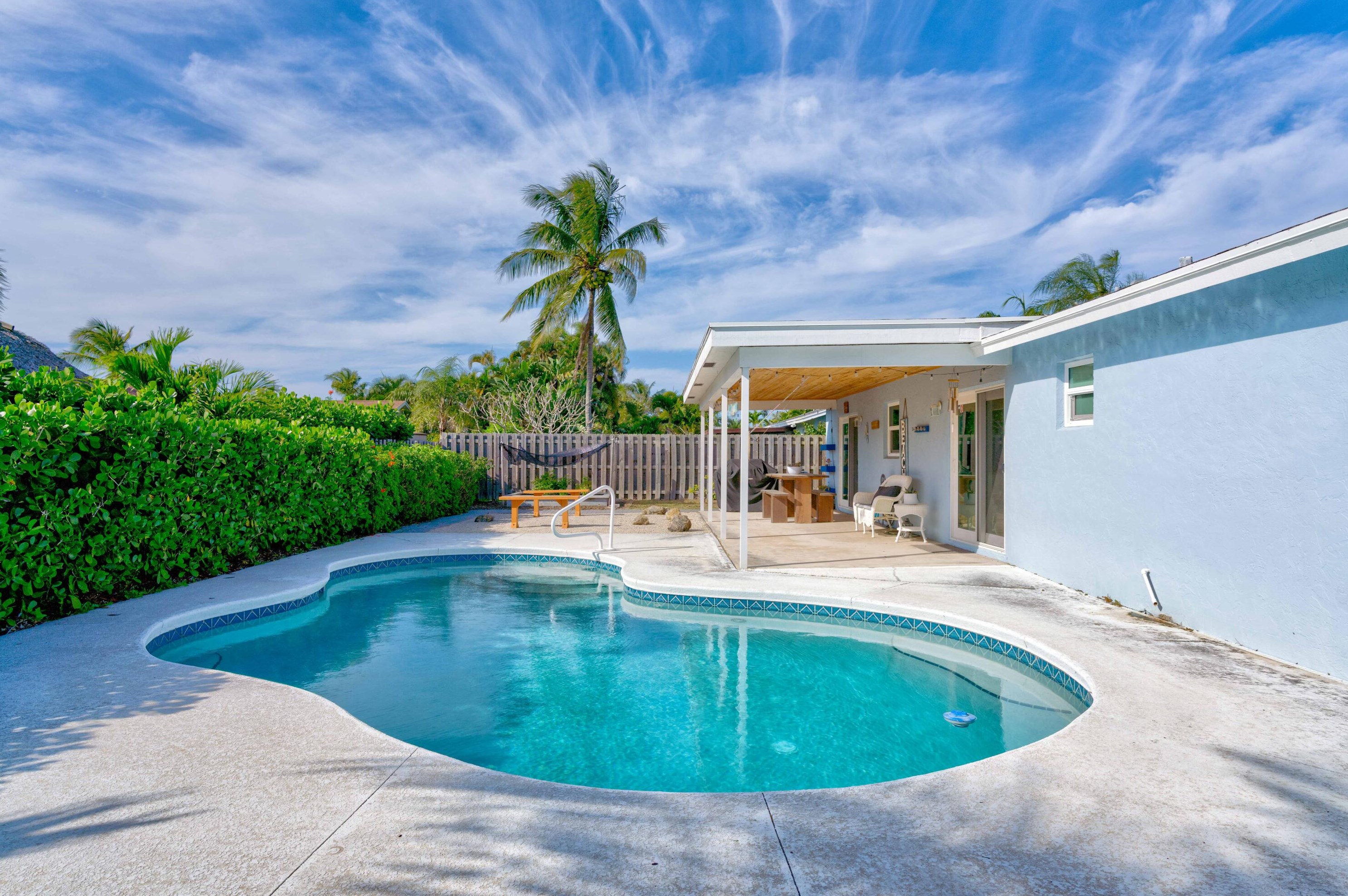 49 Chapel Ct, Jupiter FL 33469-2168 exterior