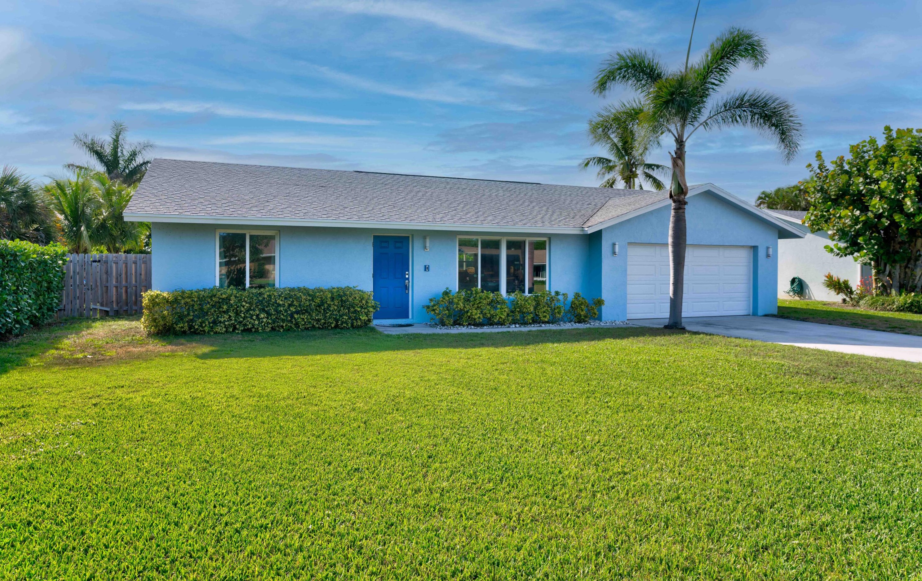 49 Chapel Ct, Jupiter FL 33469-2168 exterior