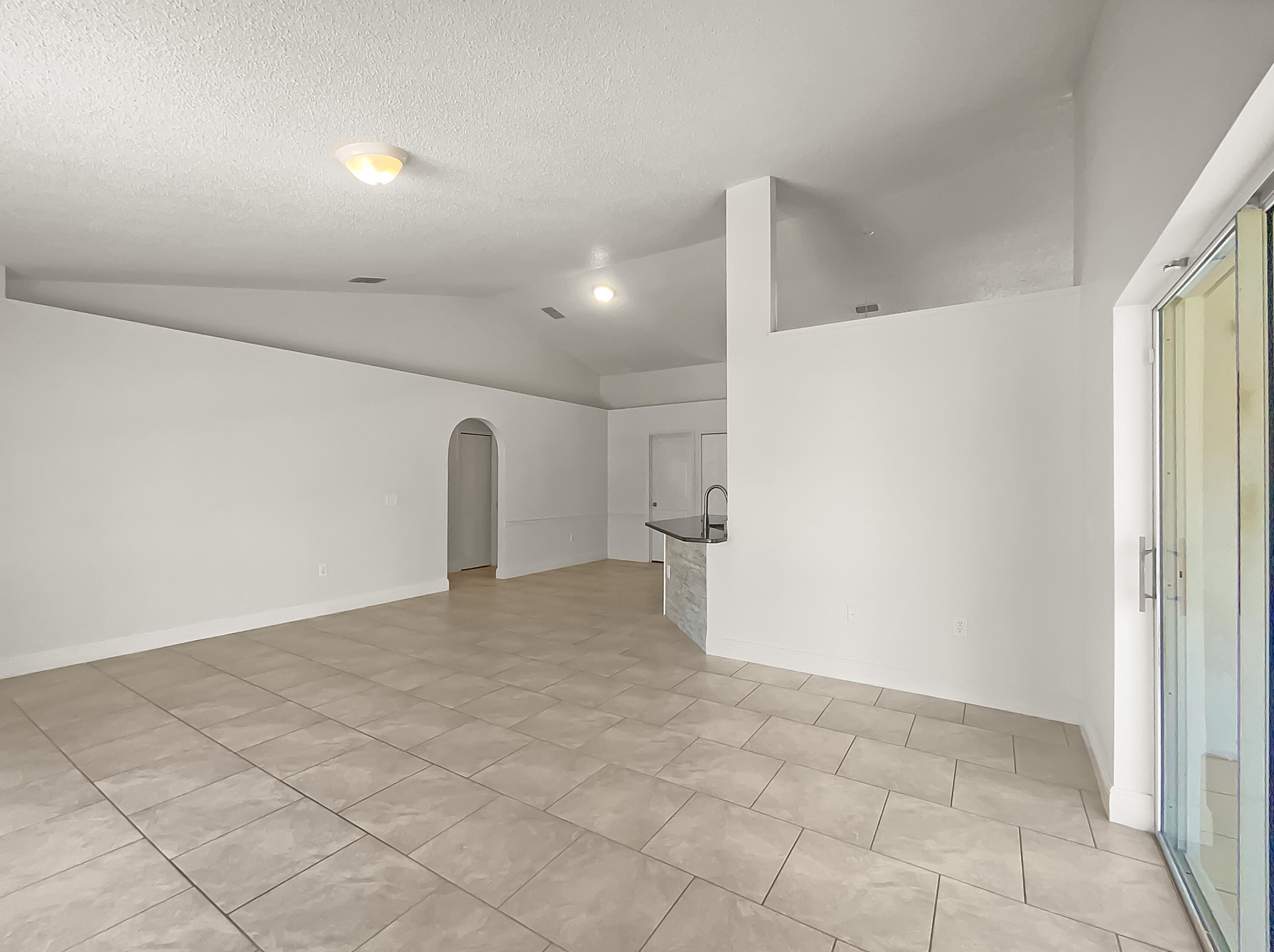 213 Ray Ave, Fort Pierce FL 34983-3067 exterior