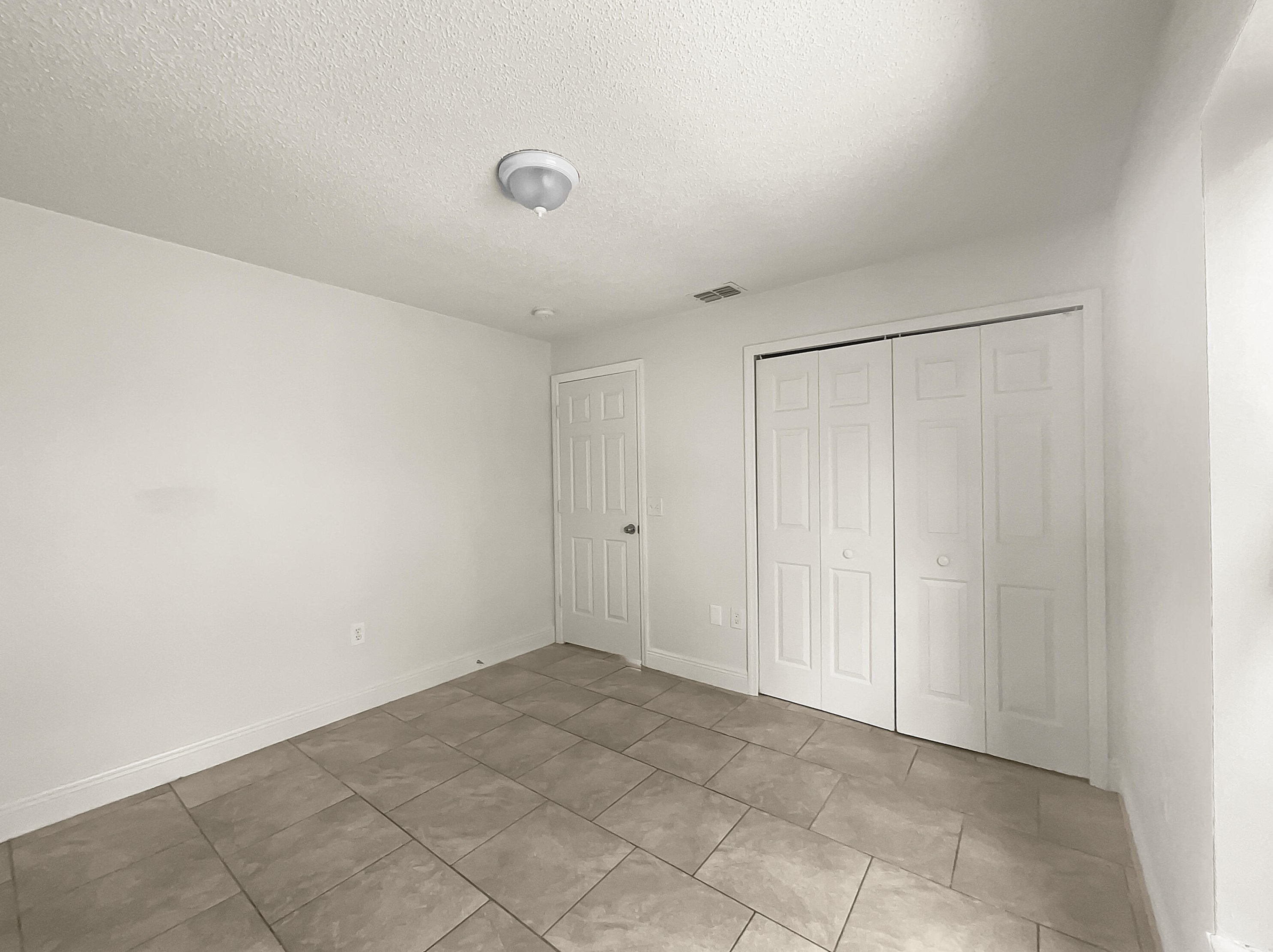 213 Ray Ave, Fort Pierce FL 34983-3067 exterior