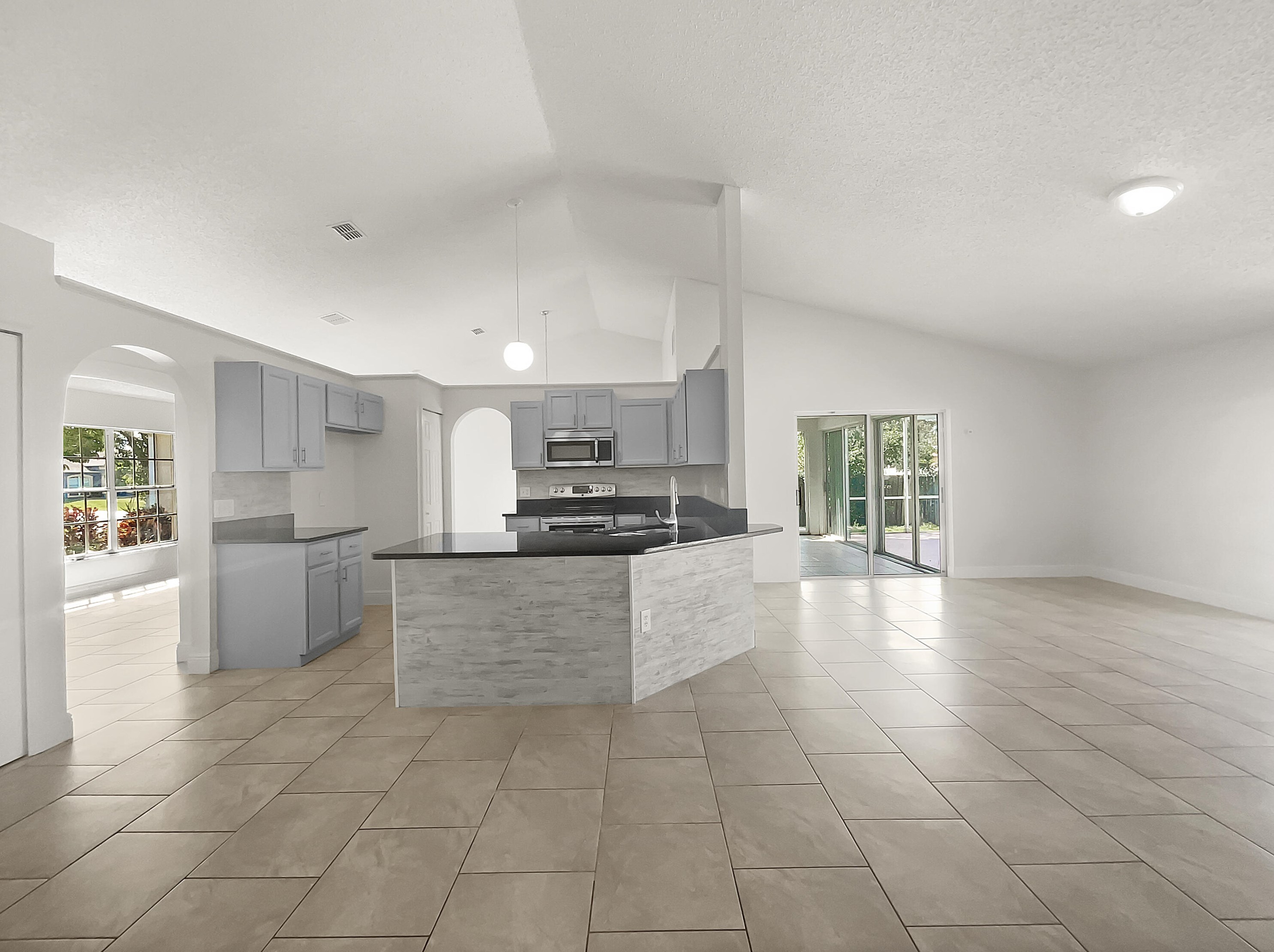 213 Ray Ave, Fort Pierce FL 34983-3067 exterior