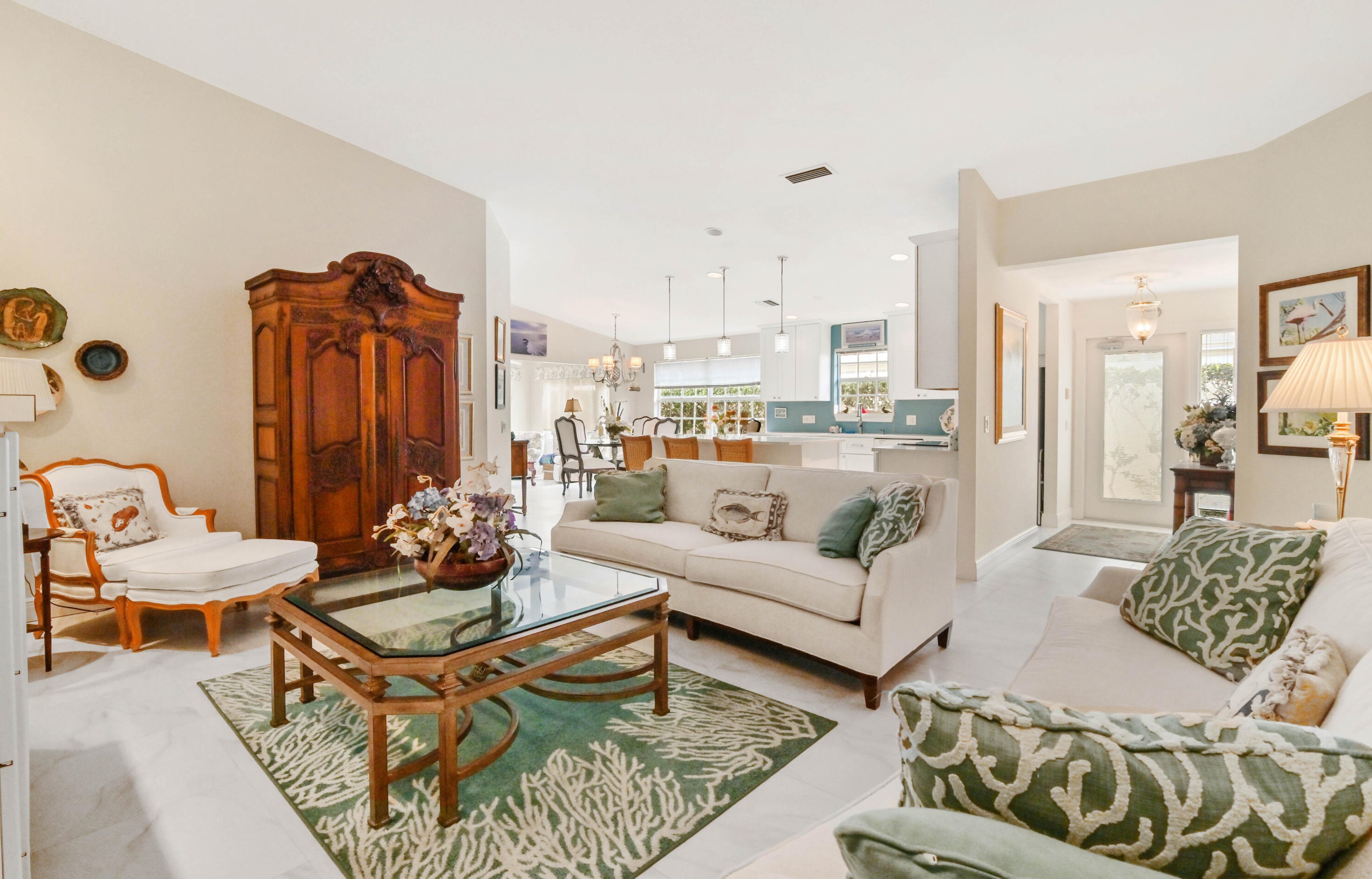 8065 Peppercorn Ct, Hobe Sound FL  33455-8264 exterior