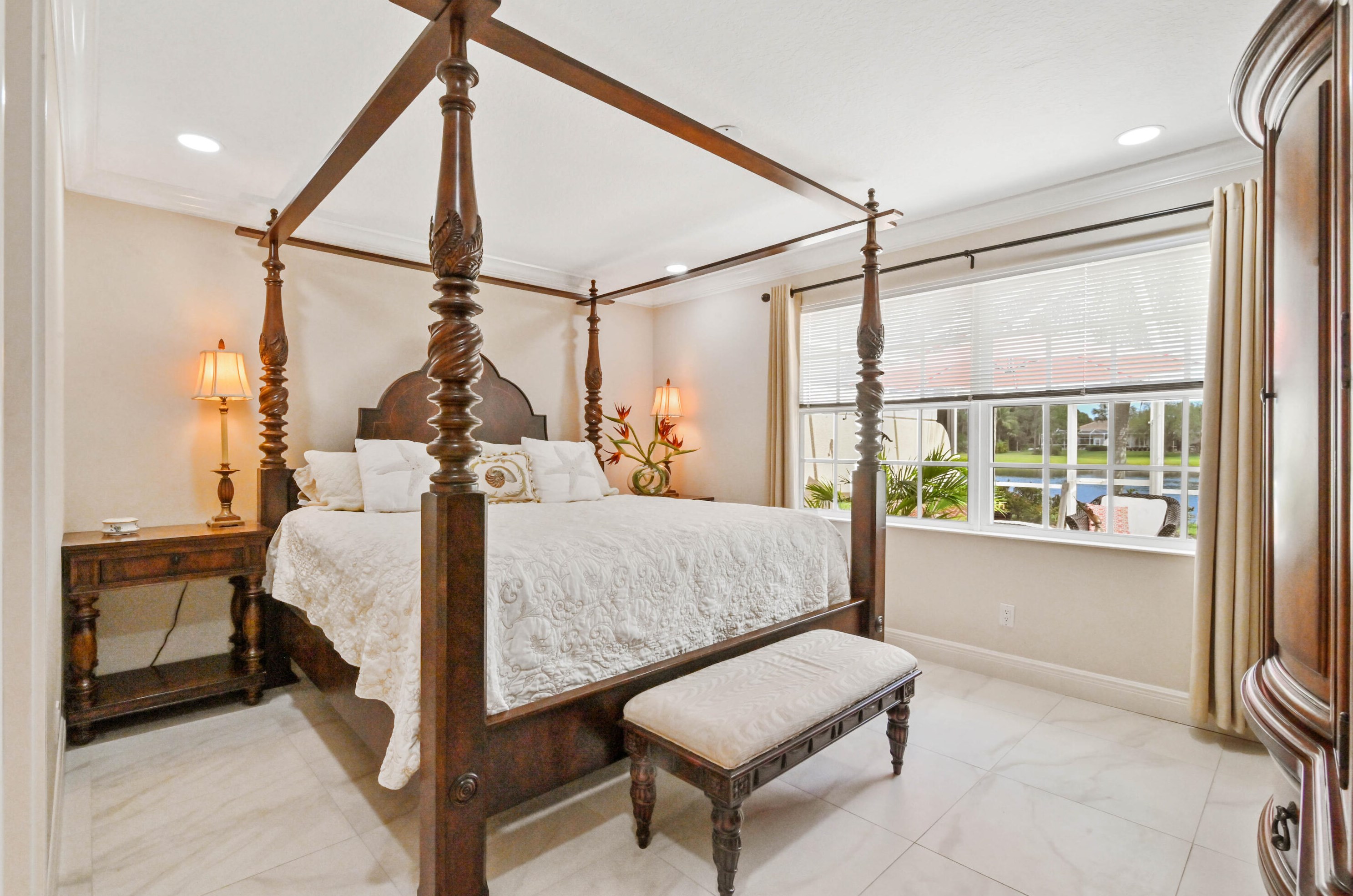 8065 Peppercorn Ct, Hobe Sound FL  33455-8264 exterior