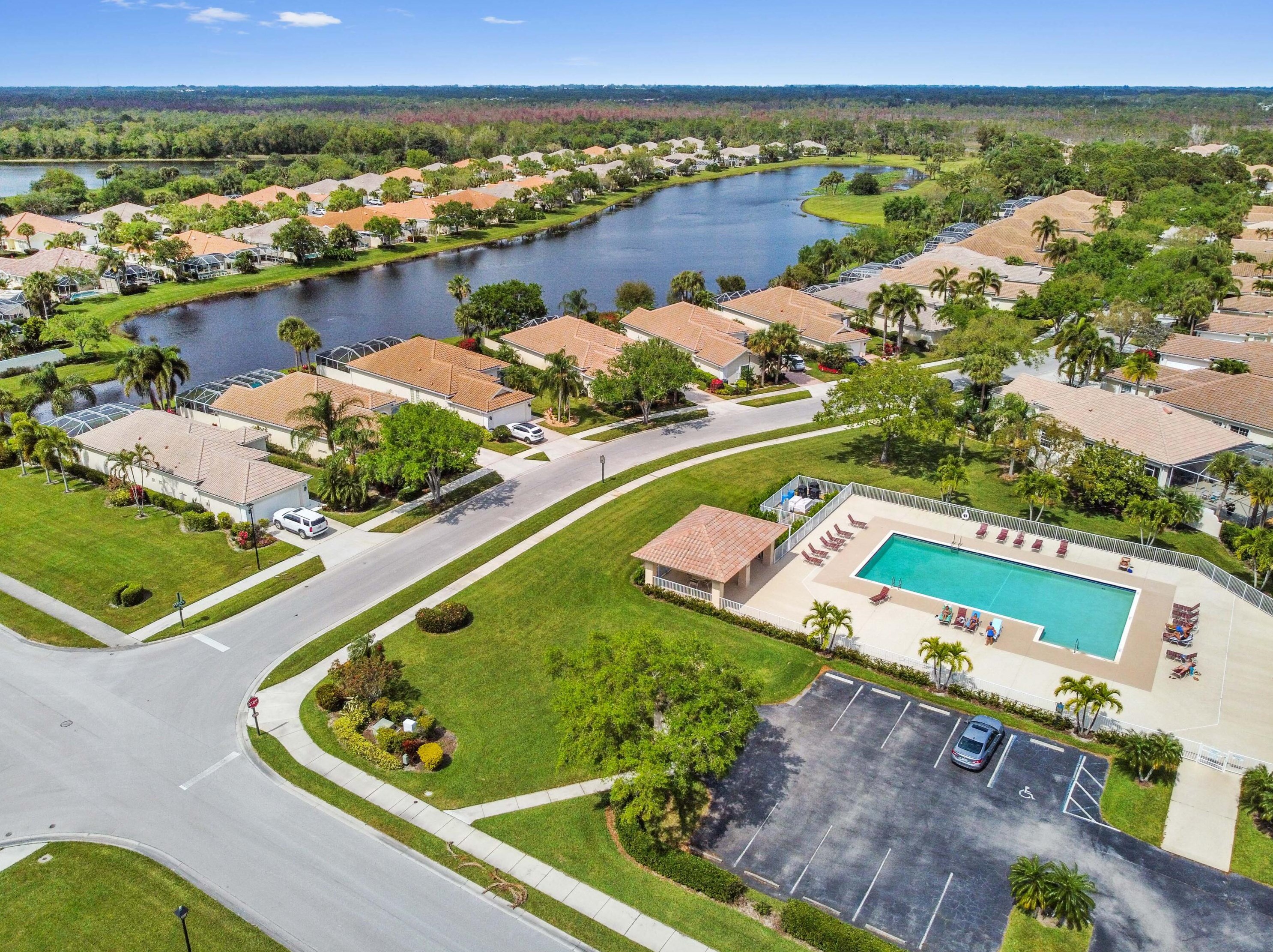 8065 Peppercorn Ct, Hobe Sound FL  33455-8264 exterior